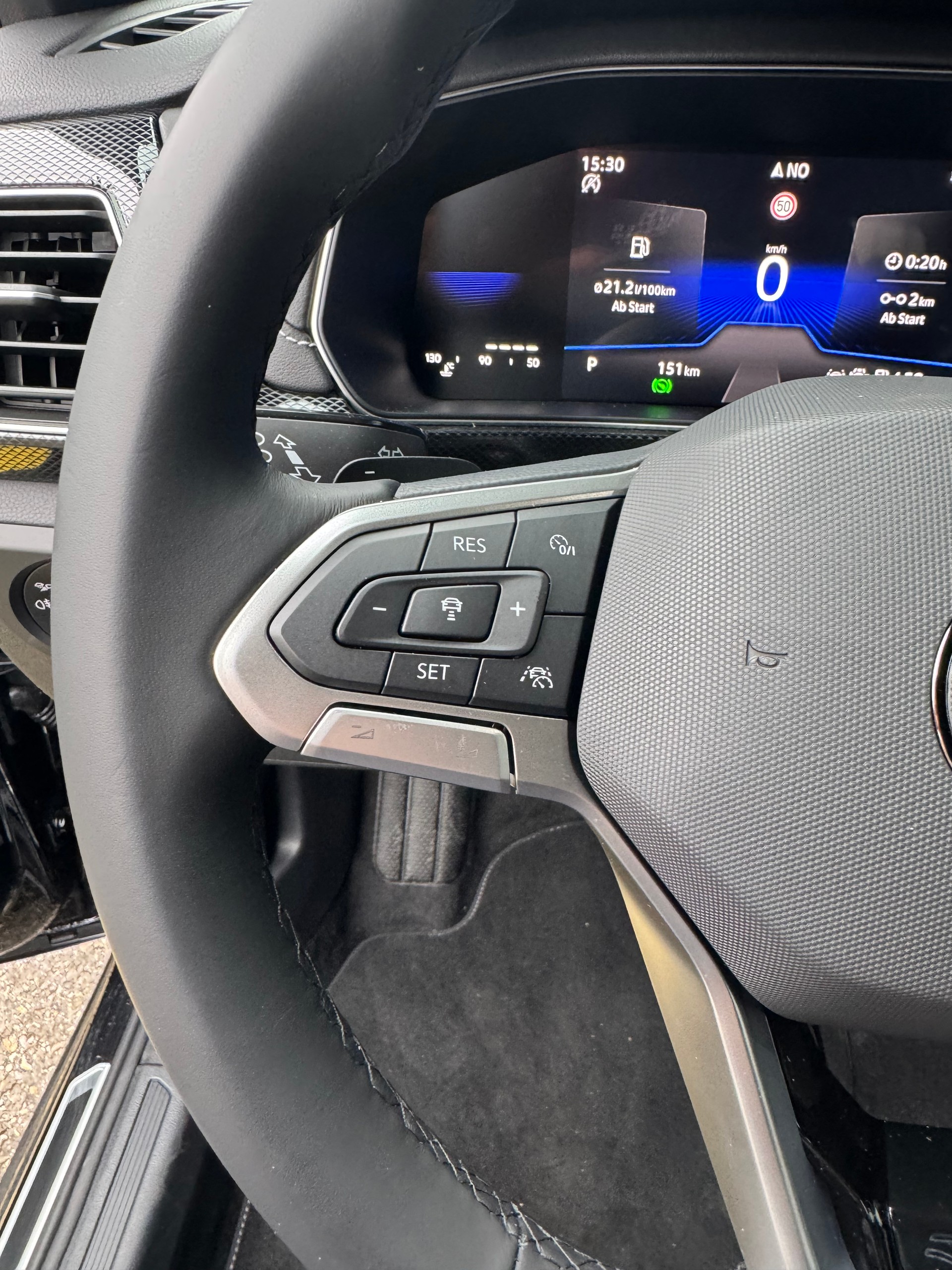 VW T-Cross 1.5 TSI EVO ACT R-Line DSG 150 PS mit Anhängerkupplung 32 % Rabatt !-showroom-element-3