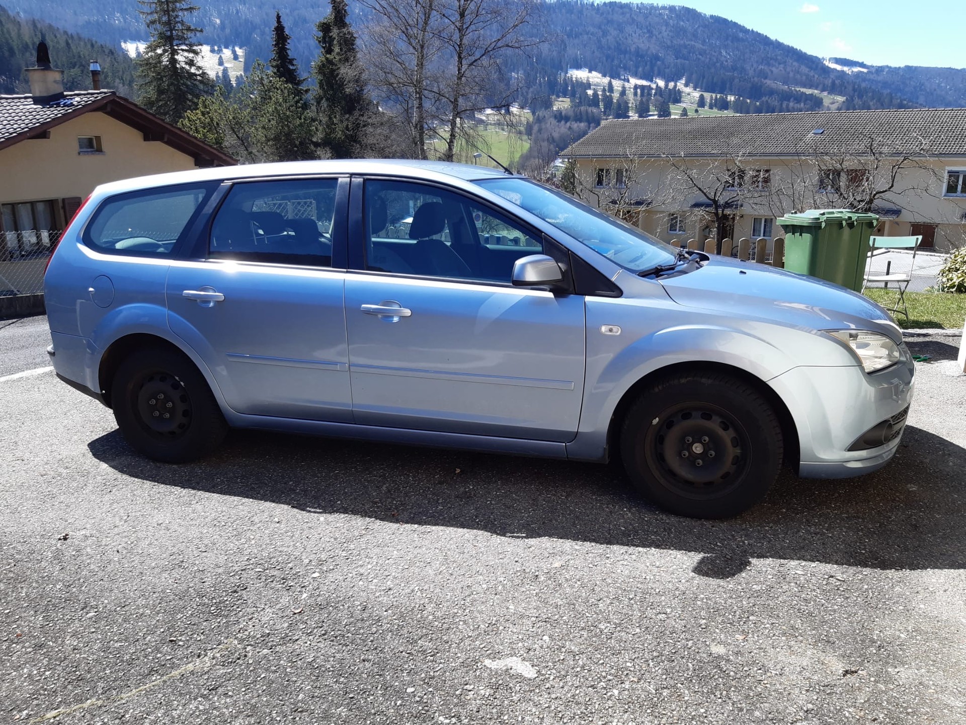 FORD Focus 1.6i VCT Carving-image-2