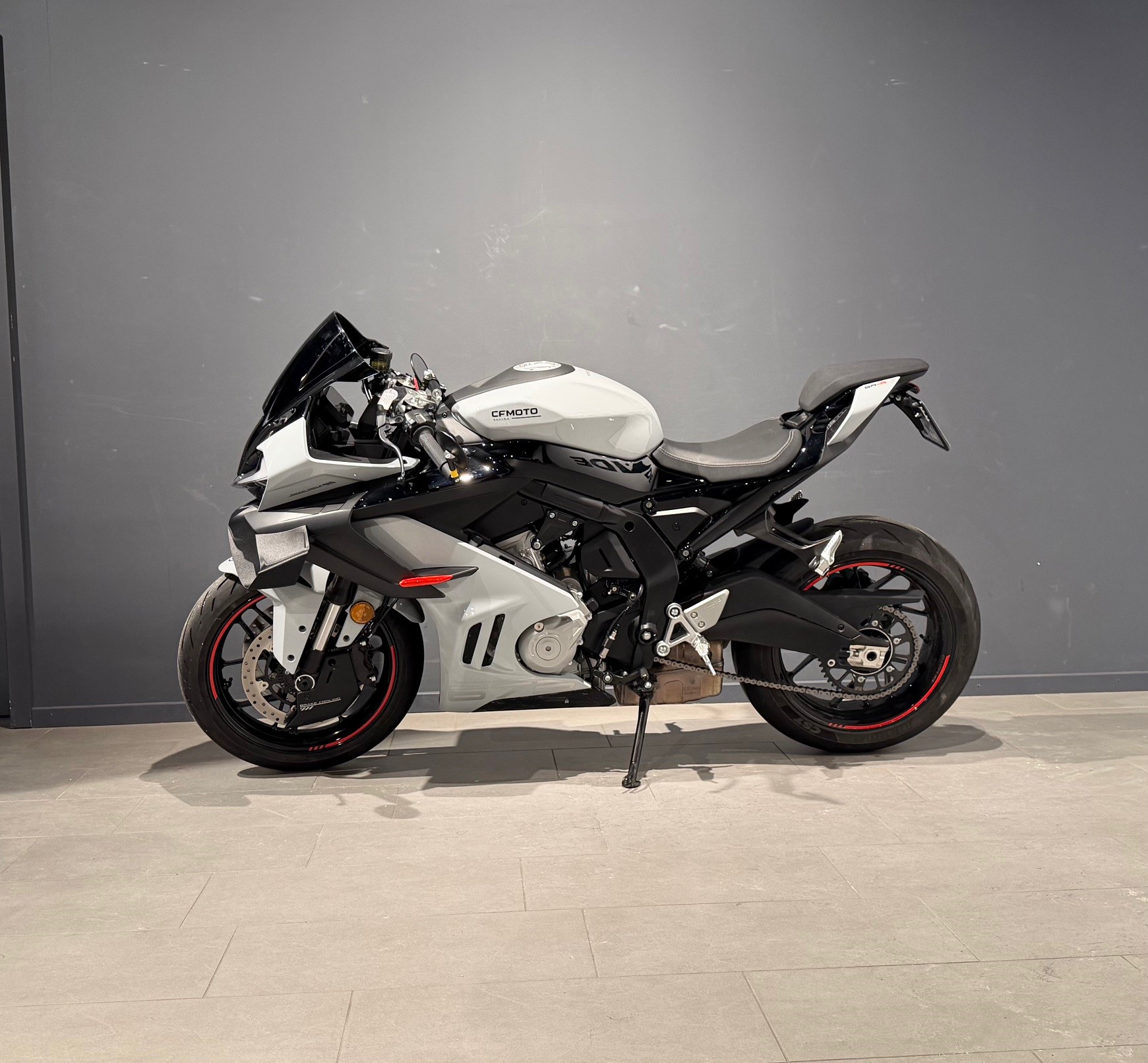CF MOTO 675 SR-R-showroom-element-3