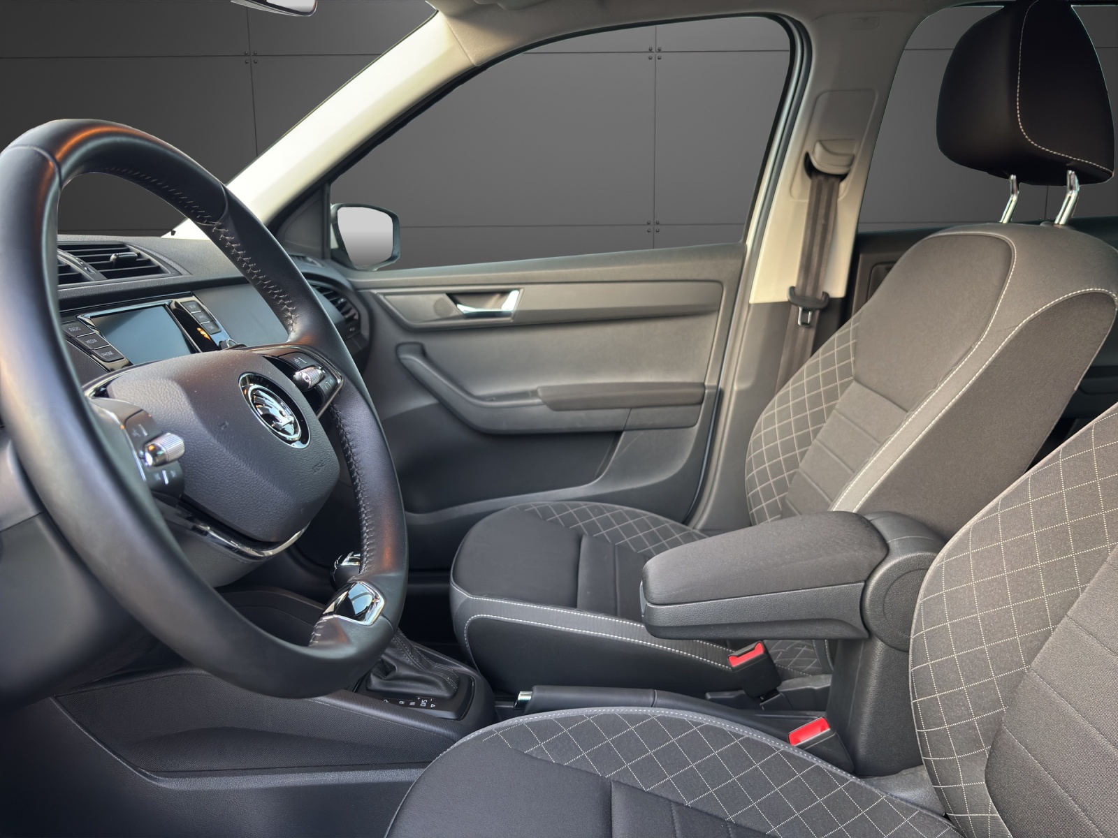 SKODA Fabia Combi 1.0 TSI Ambition DSG-image-2
