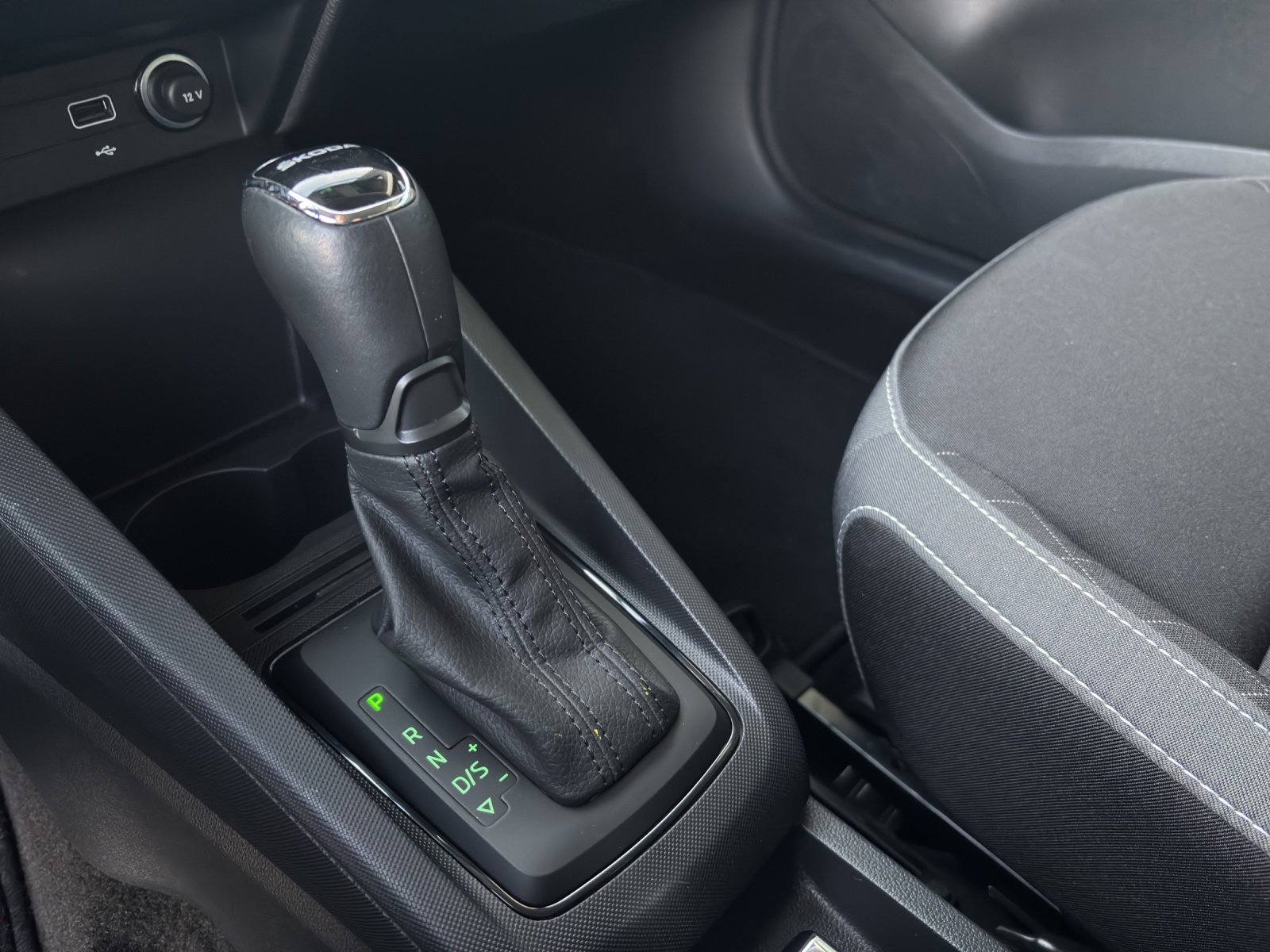 SKODA Fabia Combi 1.0 TSI Ambition DSG-image-8