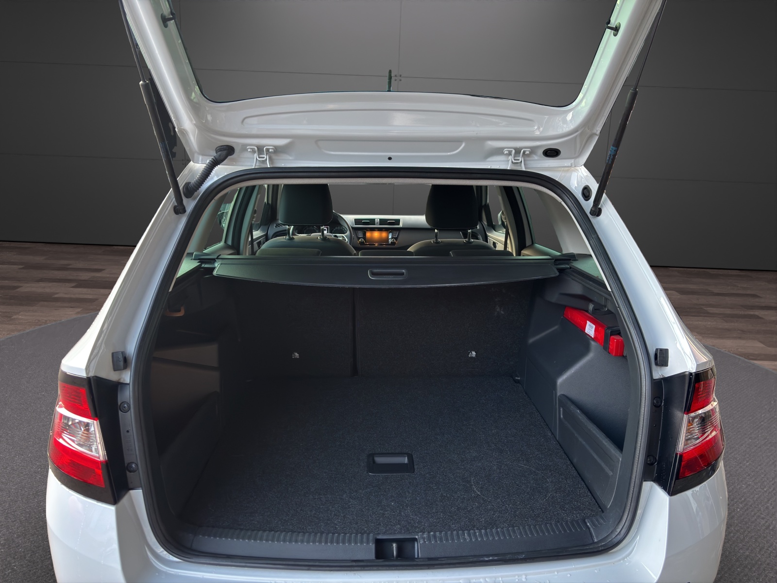SKODA Fabia Combi 1.0 TSI Ambition DSG-image-11