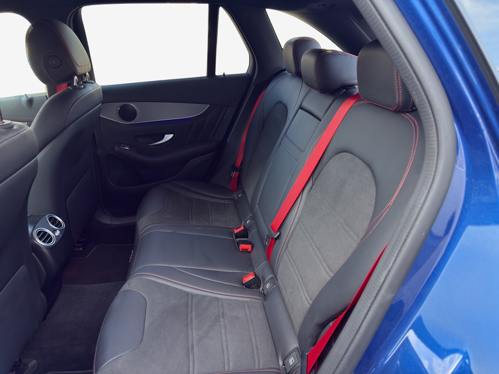 MERCEDES-BENZ GLC 300 d AMG Line 4Matic 9G-Tronic-image-11