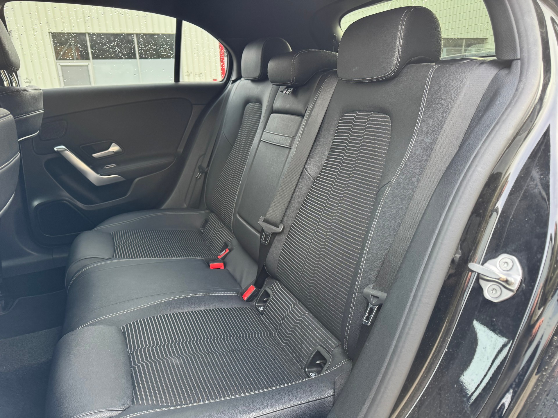 MERCEDES-BENZ A 180 d Style 7G-DCT-image-7