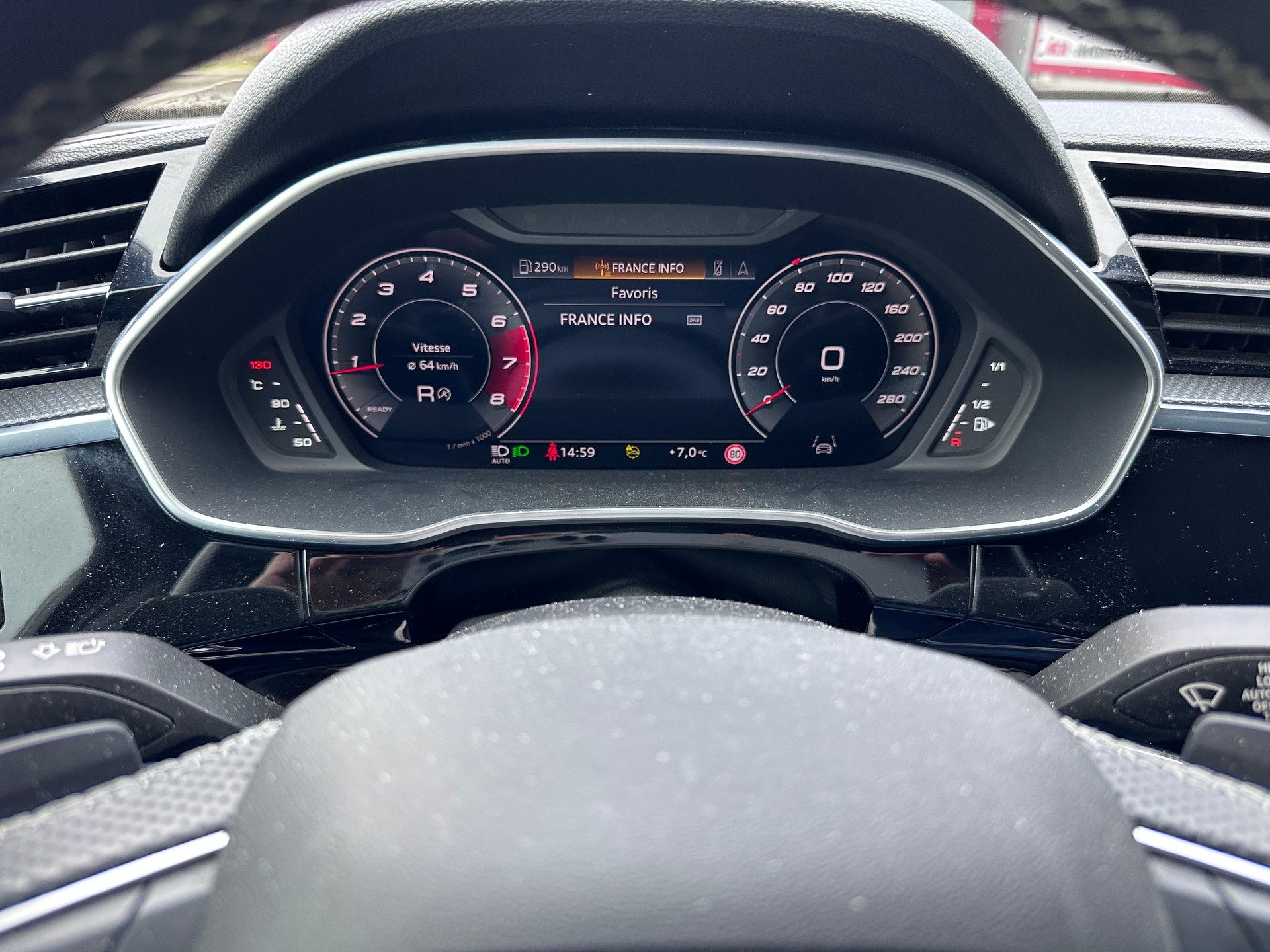 AUDI Q3 40 TFSI S line quattro S-tronic-image-9
