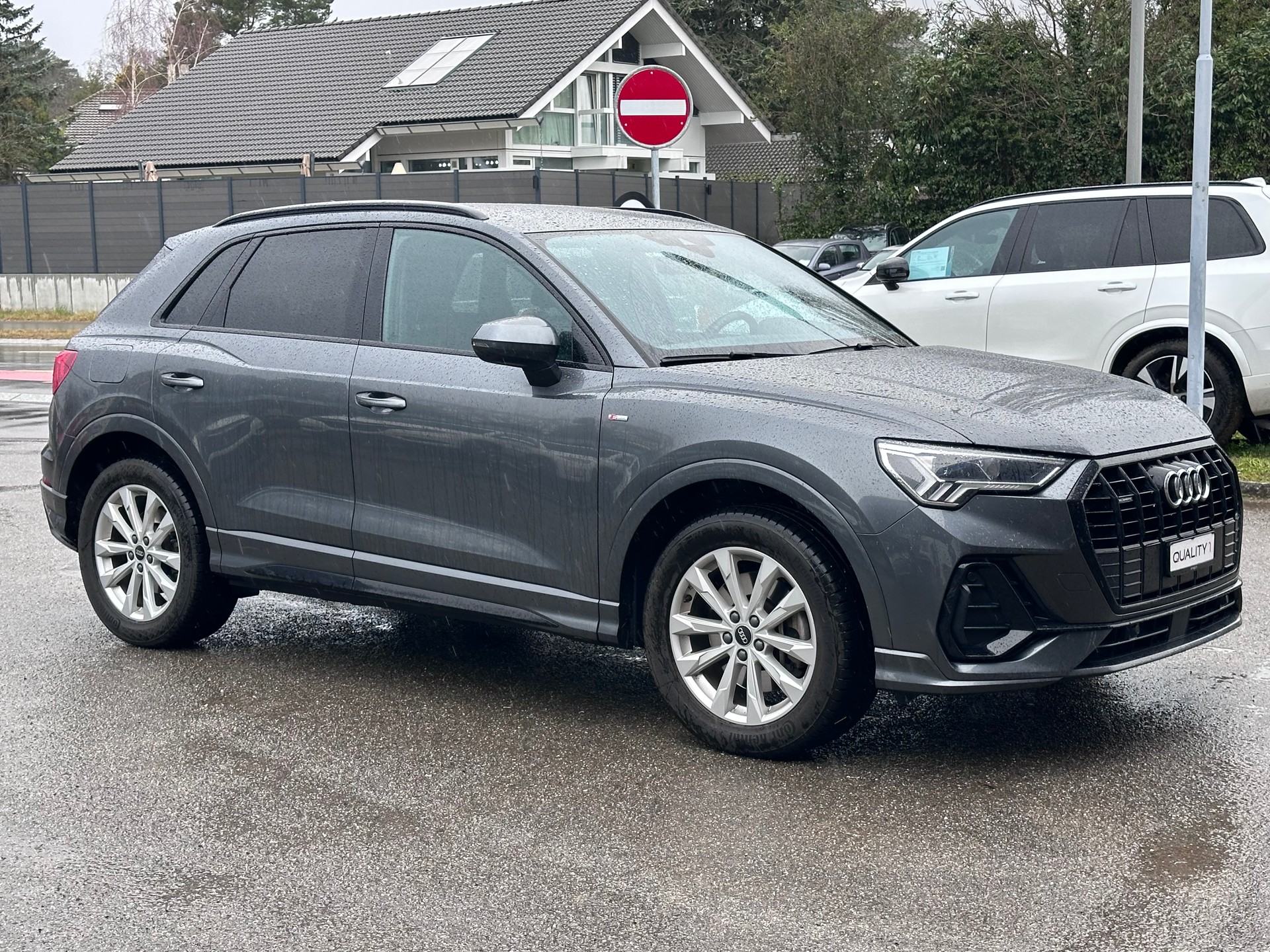 AUDI Q3 40 TFSI S line quattro S-tronic-image-2