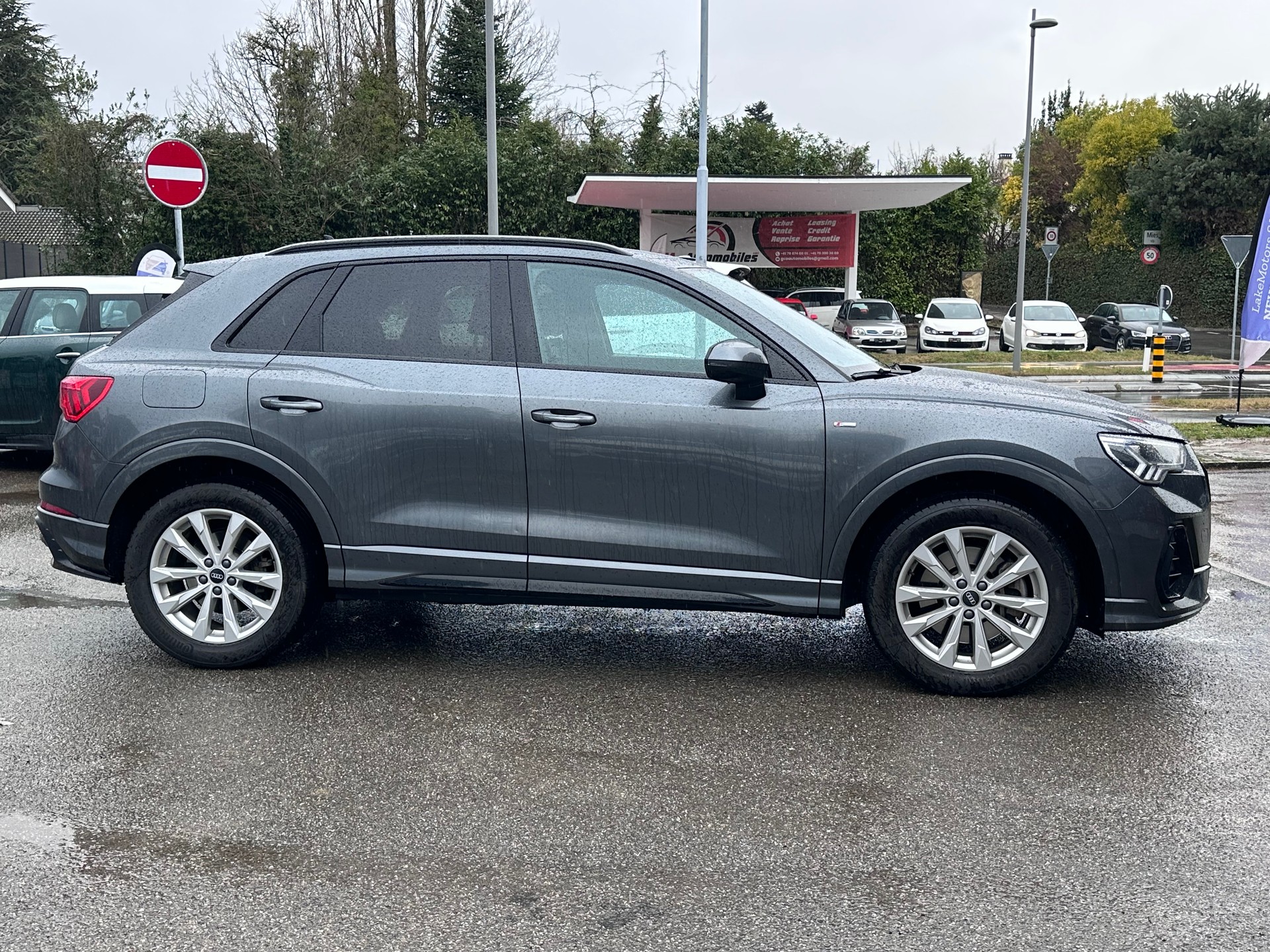 AUDI Q3 40 TFSI S line quattro S-tronic-image-7
