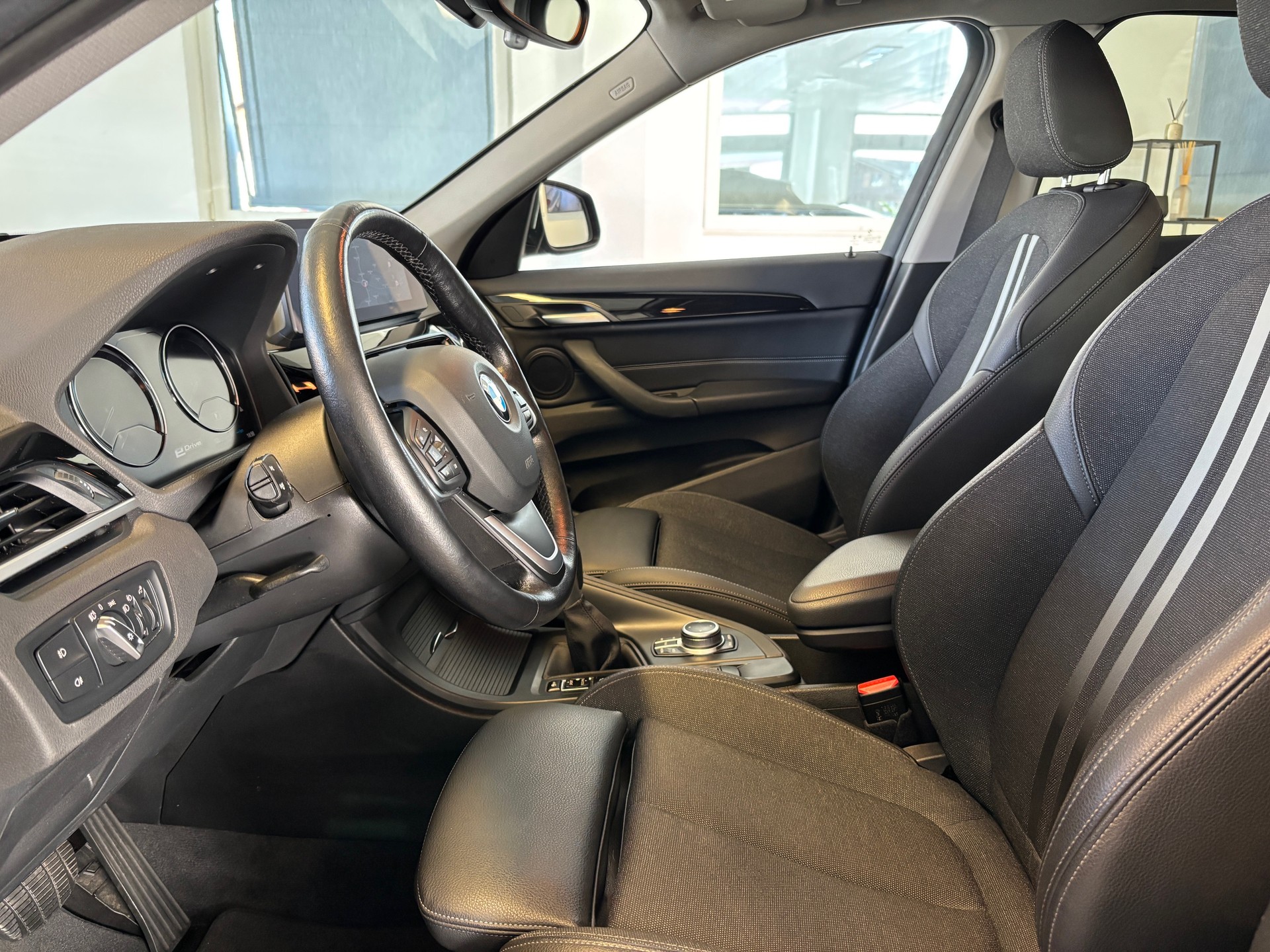 BMW X1 xDrive 25e Steptronic-image-6