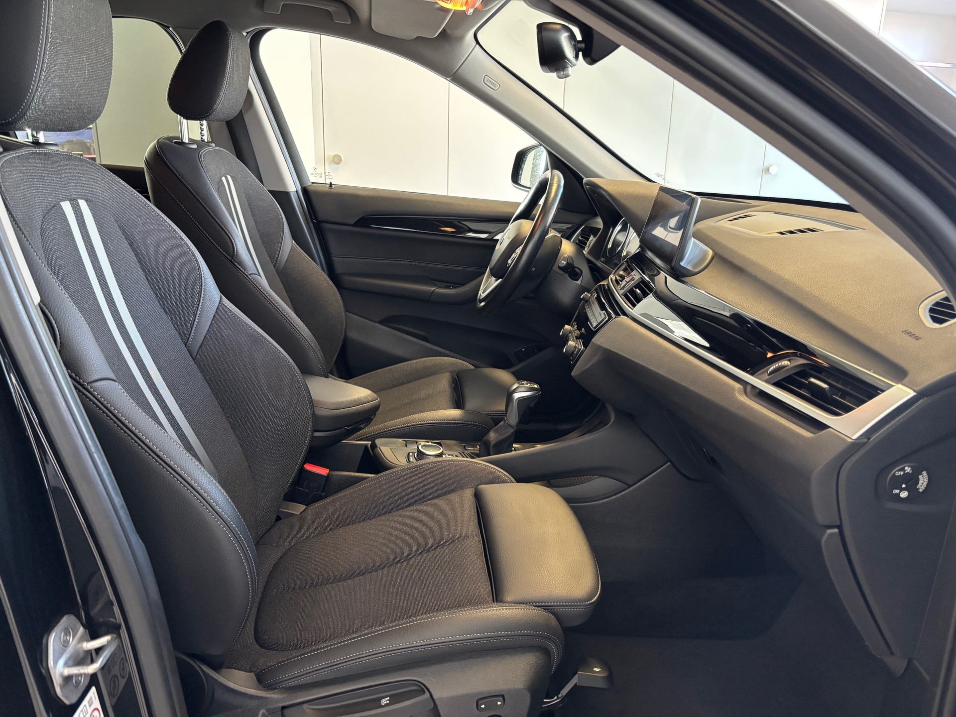 BMW X1 xDrive 25e Steptronic-image-9