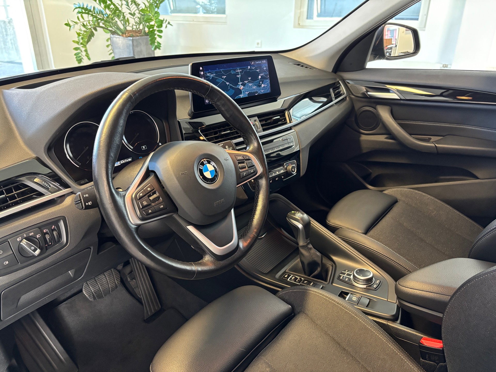 BMW X1 xDrive 25e Steptronic-image-4