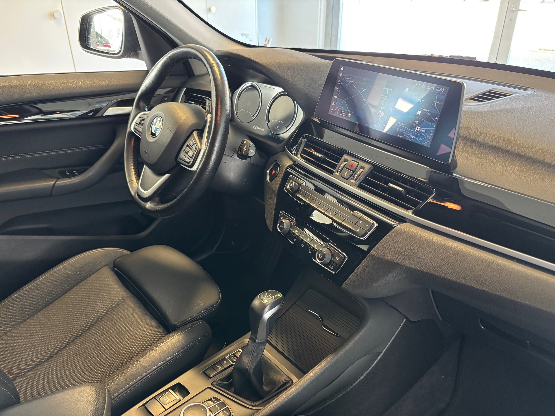 BMW X1 xDrive 25e Steptronic-image-8