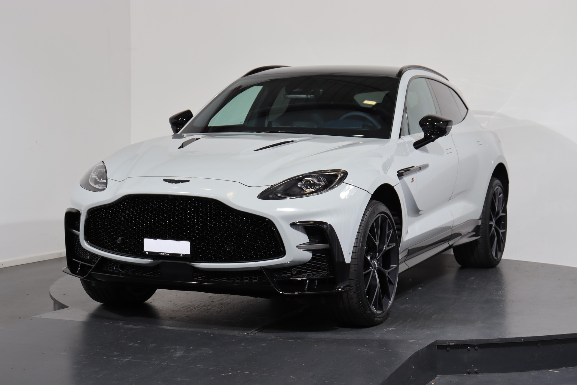 ASTON MARTIN DBX S 4.0 V8 Bi-Turbo-image-0