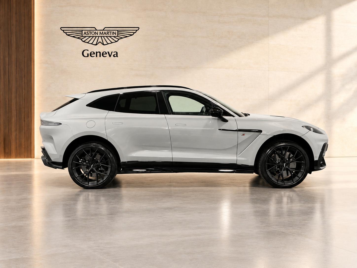 ASTON MARTIN DBX S 4.0 V8 Bi-Turbo-showroom-element-3
