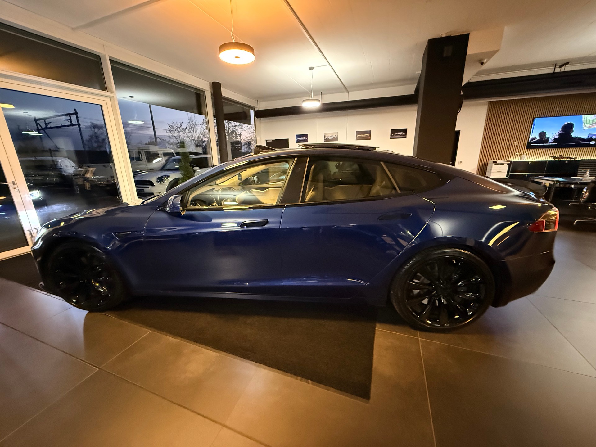 TESLA Model S 100 D-image-4