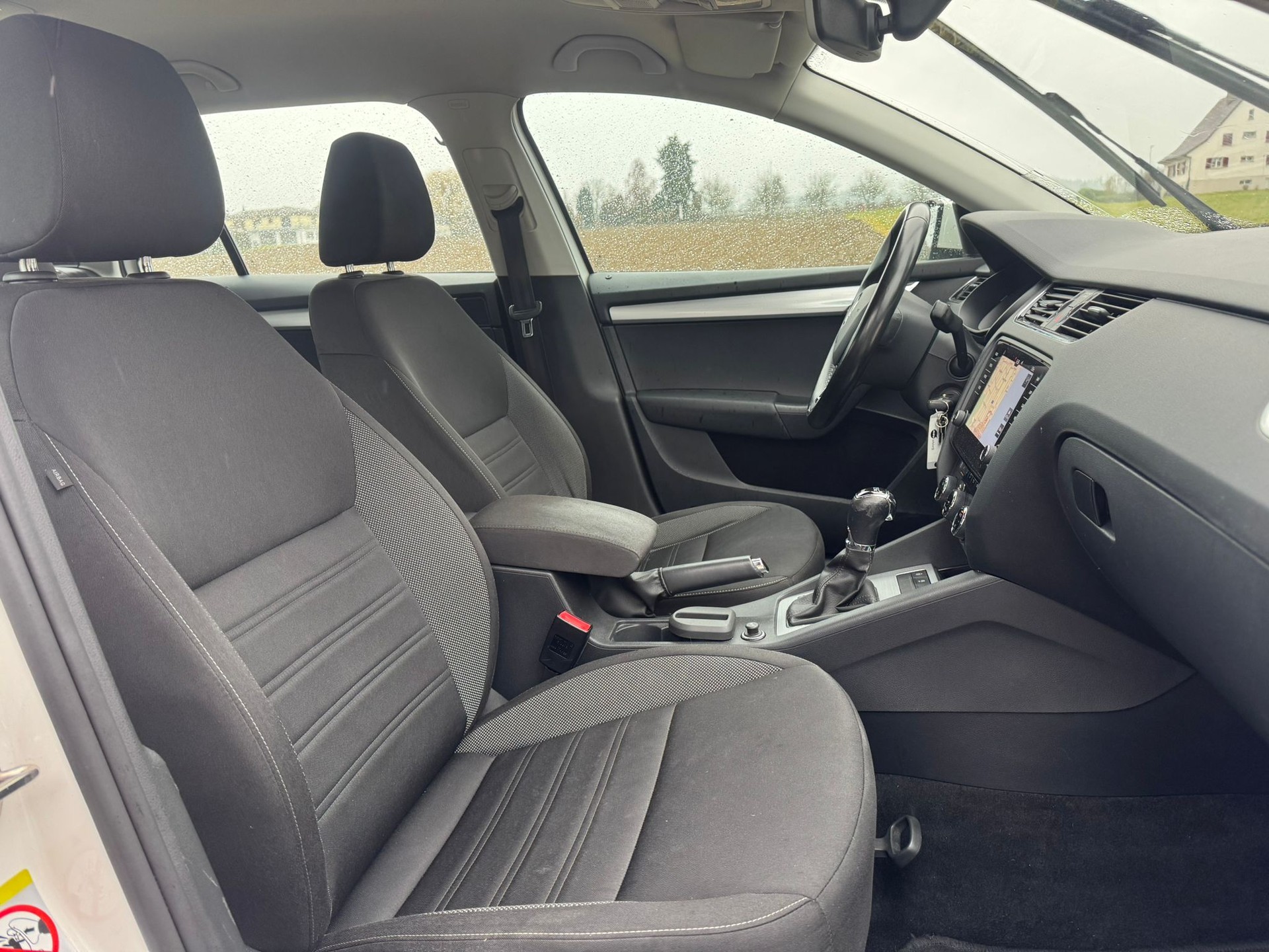 SKODA Octavia Combi 2.0 TDI Ambition 4x4-image-10