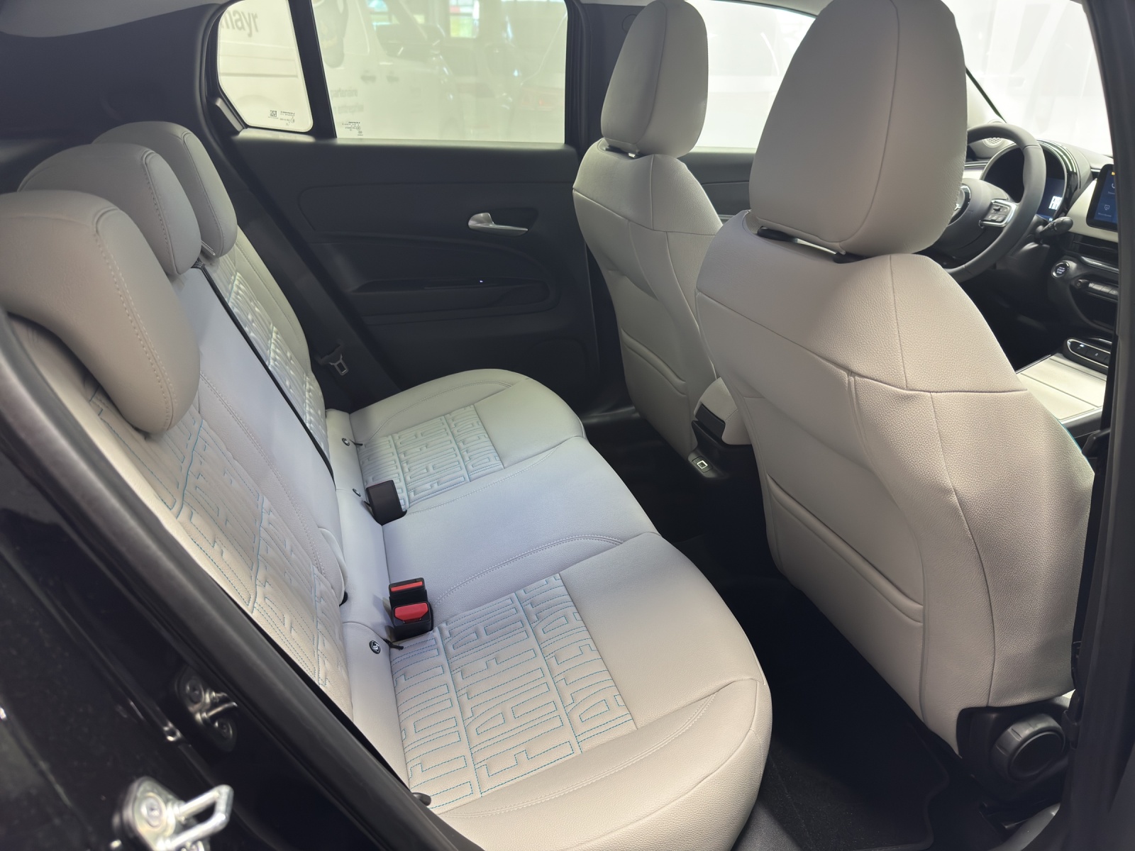 FIAT 600 1.2 Hybrid La Prima-image-9