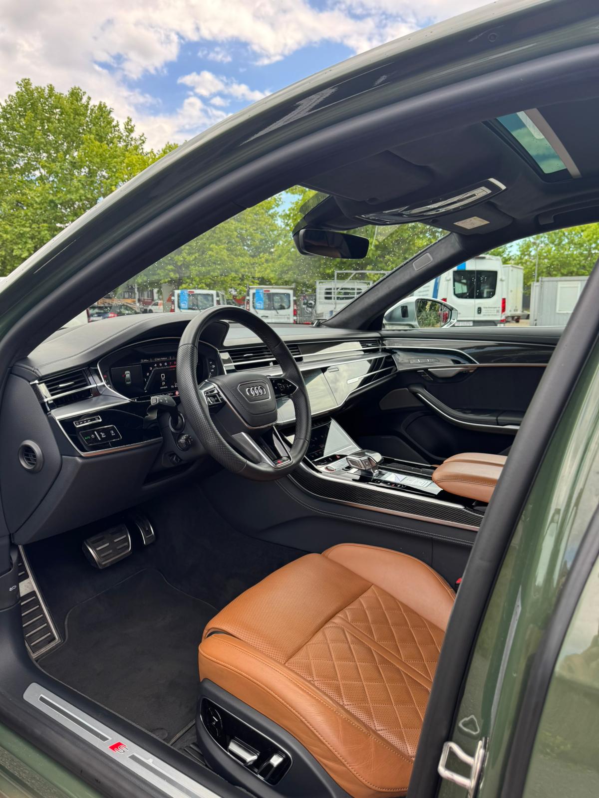 AUDI S8 TFSI quattro tiptronic-image-8