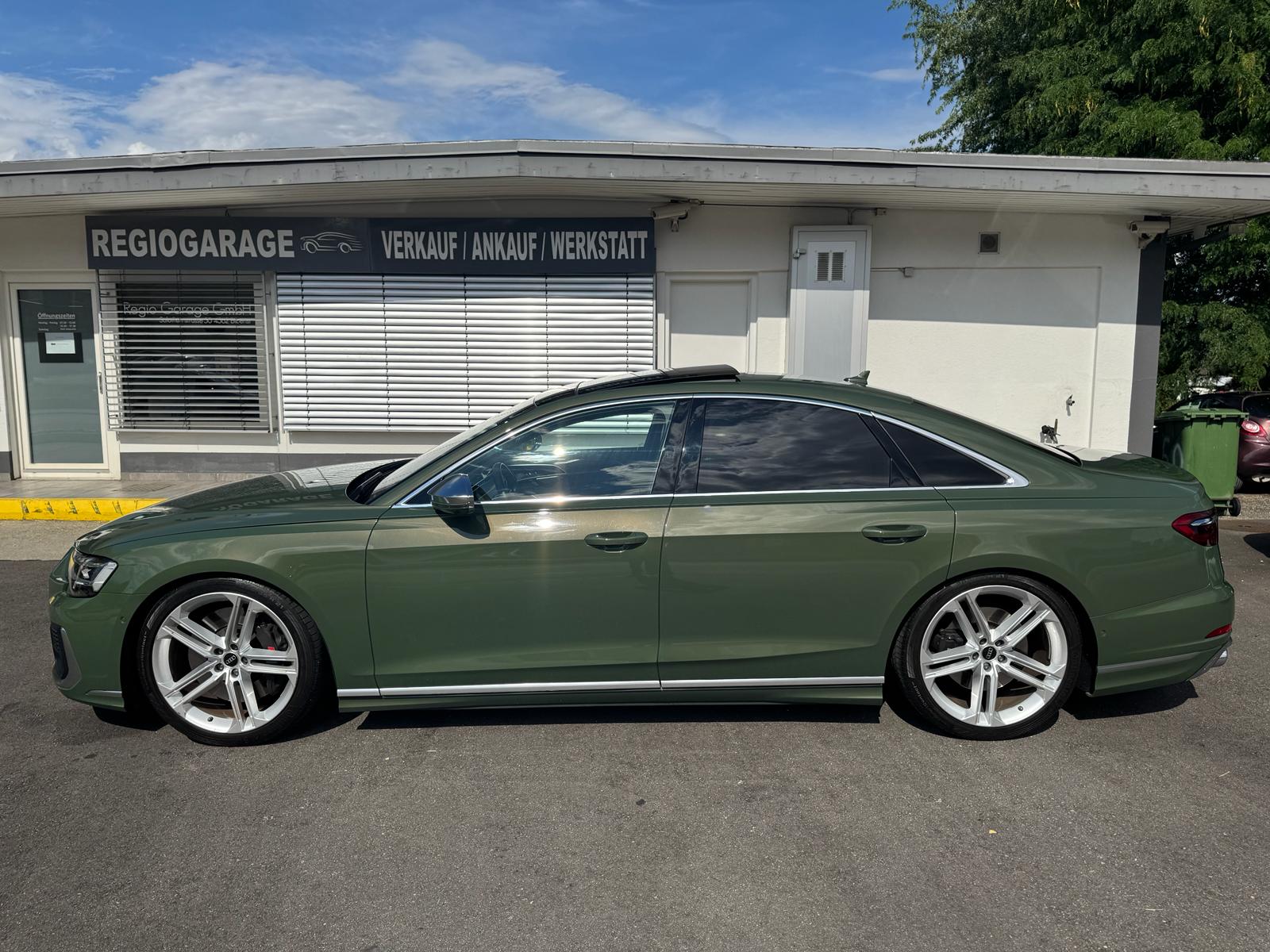 AUDI S8 TFSI quattro tiptronic-image-2
