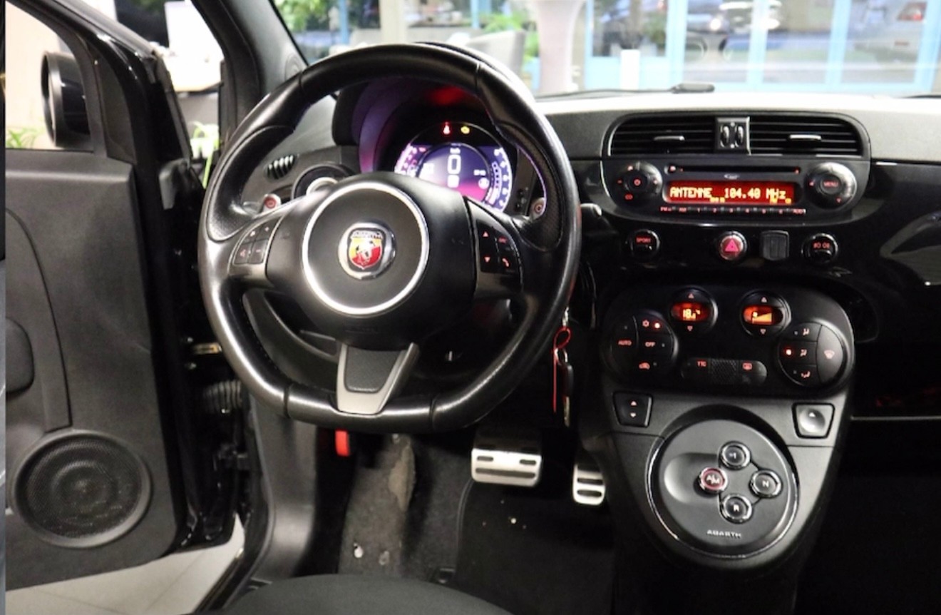 FIAT 500 1.4 16V Turbo Abarth Dualogic-image-5