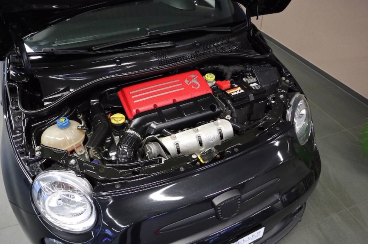 FIAT 500 1.4 16V Turbo Abarth Dualogic-image-4