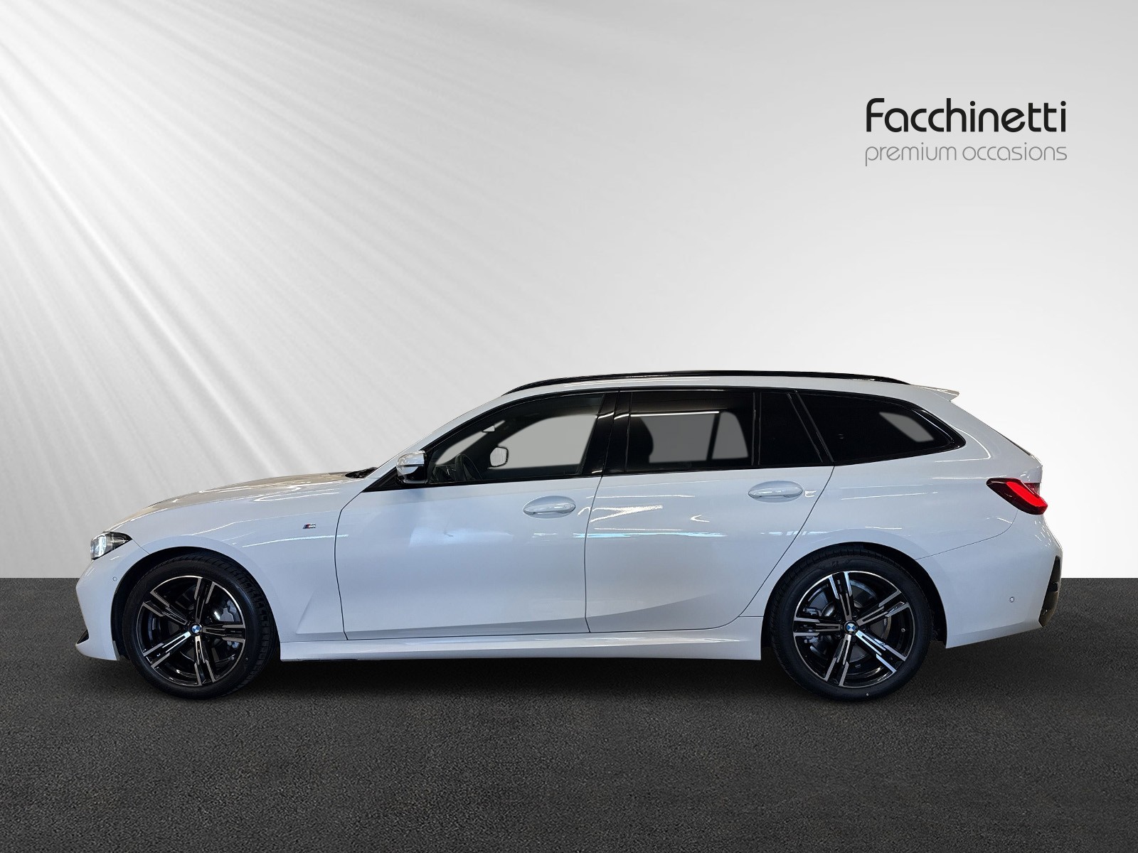 BMW 320d xDrive 48V Touring Steptronic M Sport-image-1