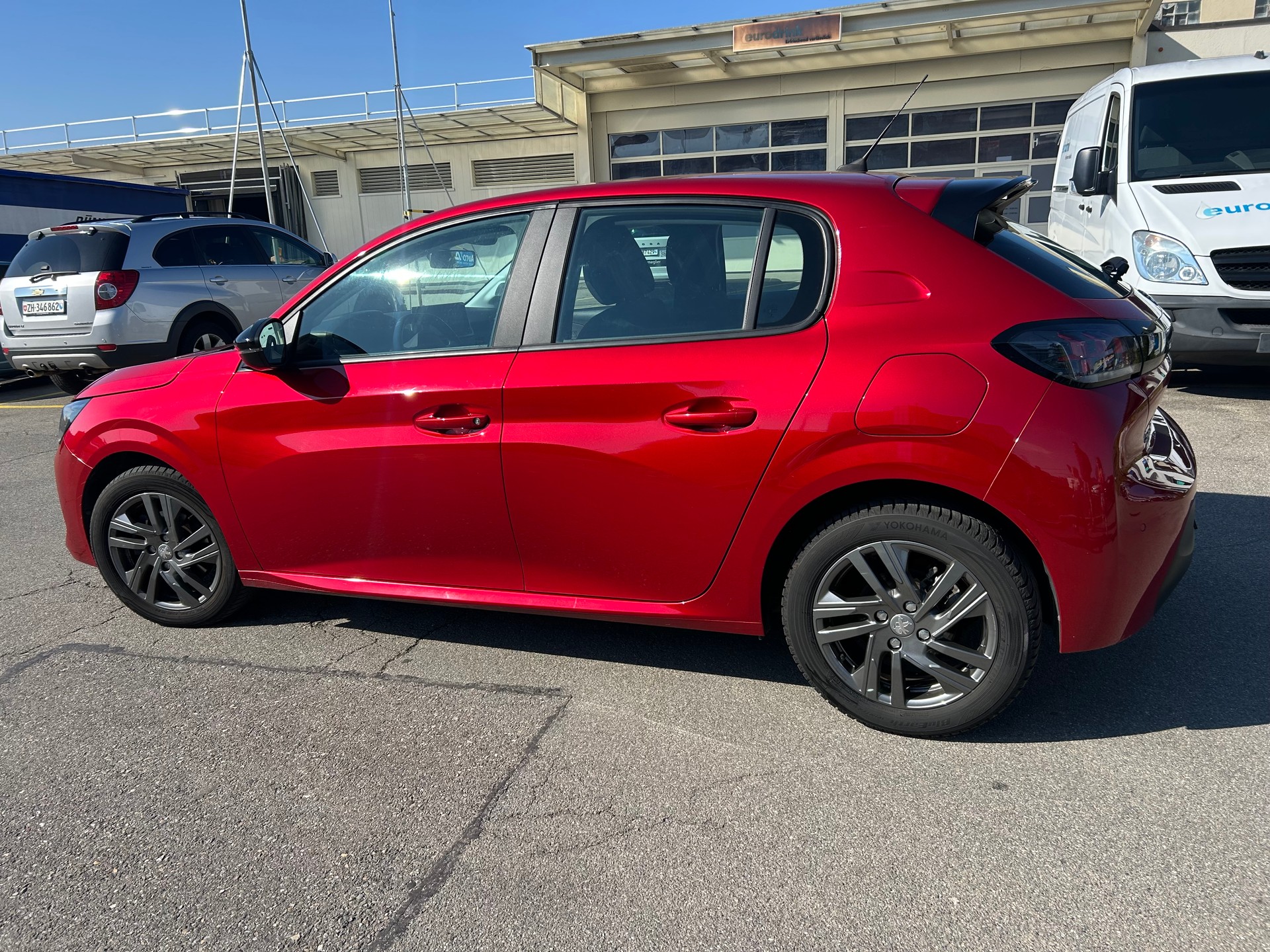 PEUGEOT 208 1.2 PureTech Allure Pack EAT8-image-8