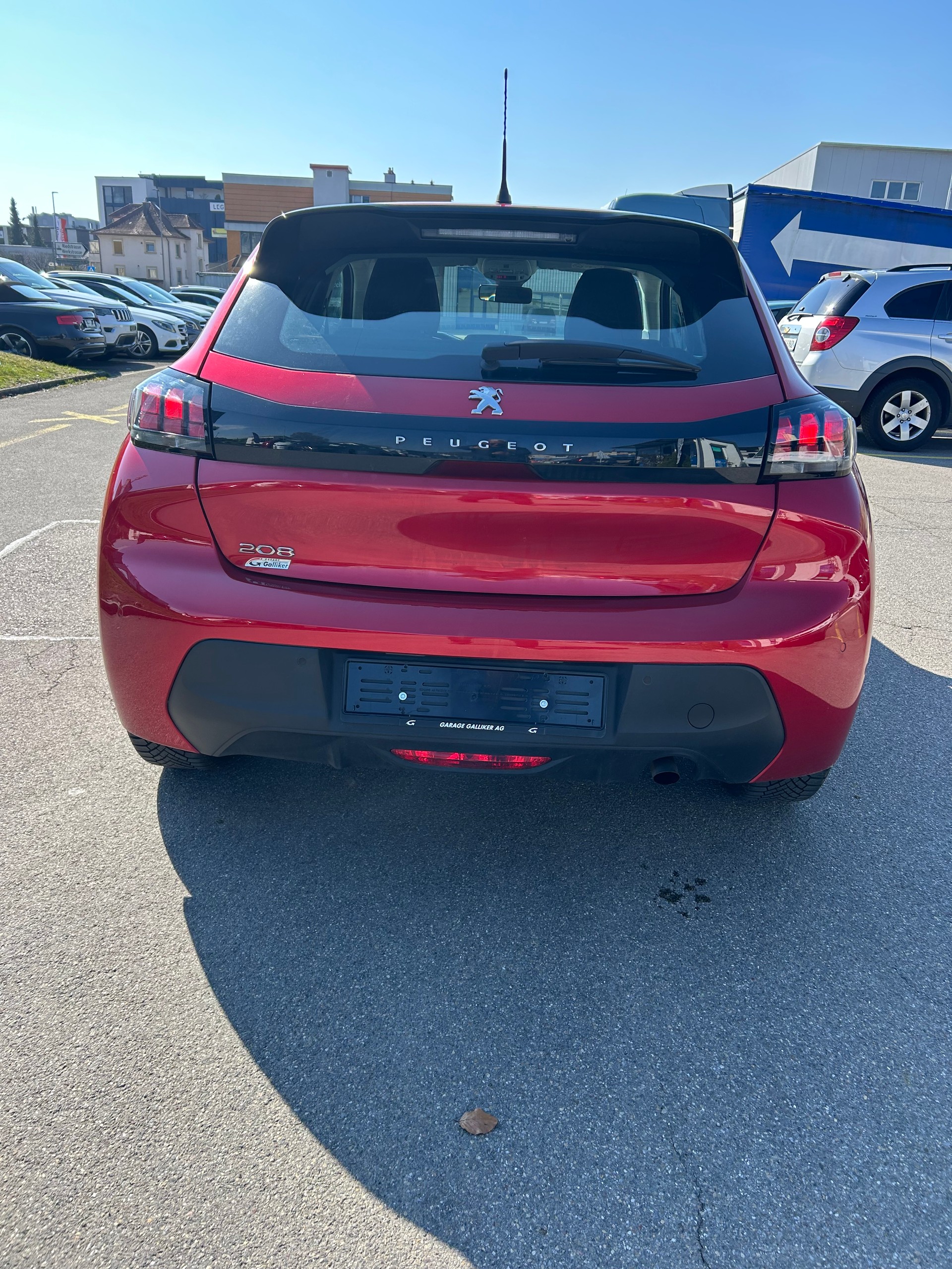 PEUGEOT 208 1.2 PureTech Allure Pack EAT8-image-10