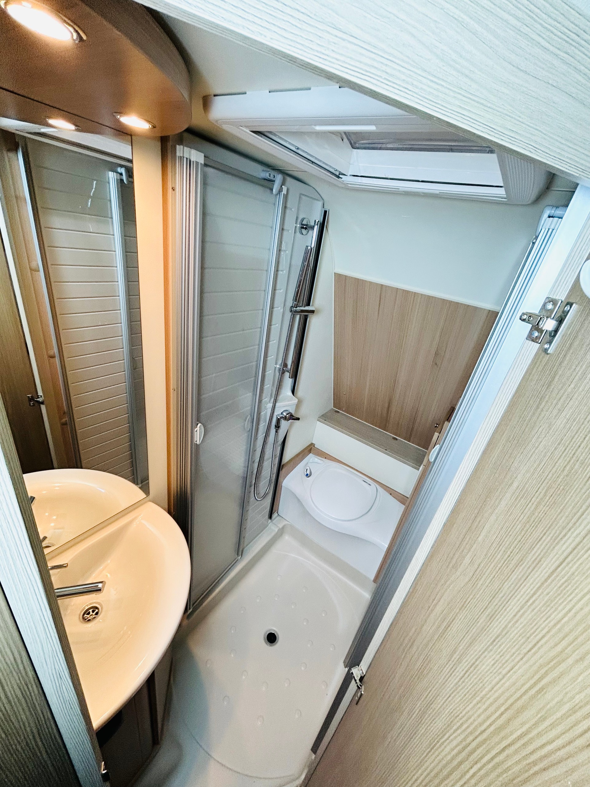 BÜRSTNER Averso 450 TS-image-11