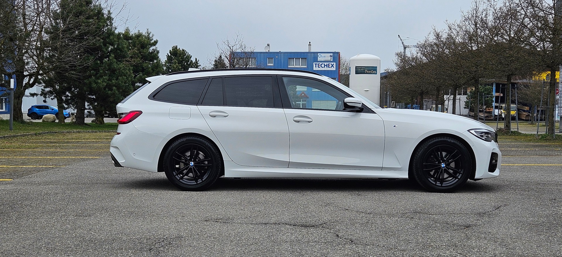 BMW 320i Touring Pure M Sport Steptronic-image-5