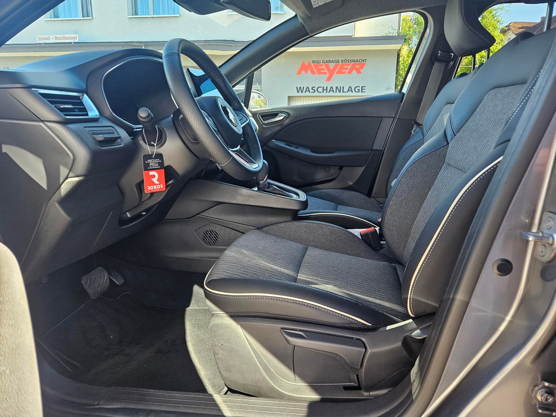 MITSUBISHI Colt 1.6 HEV Intense-showroom-element-2