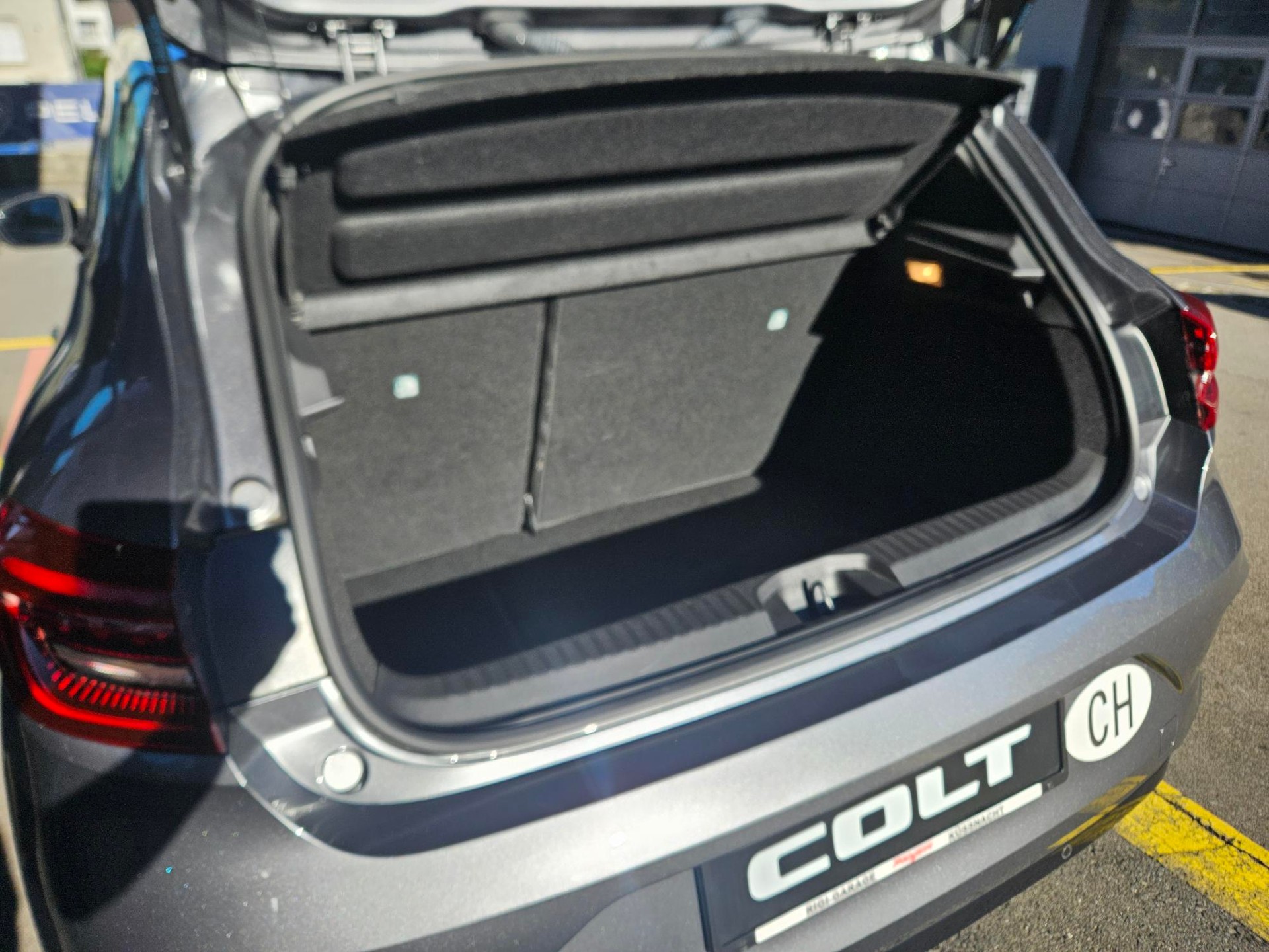 MITSUBISHI Colt 1.6 HEV Intense-image-4
