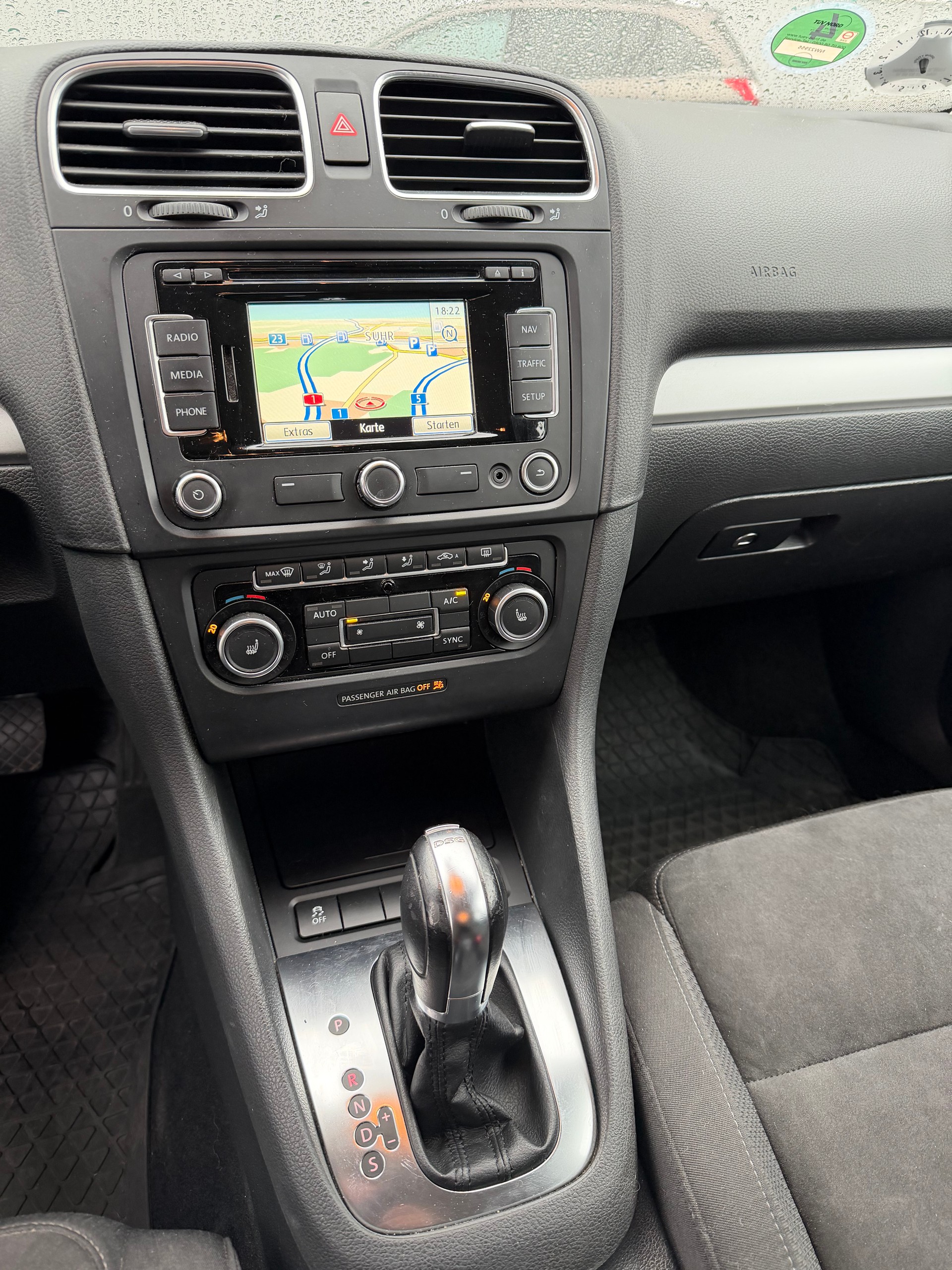 VW Golf Variant 1.6 TDI BMT Team DSG-image-9
