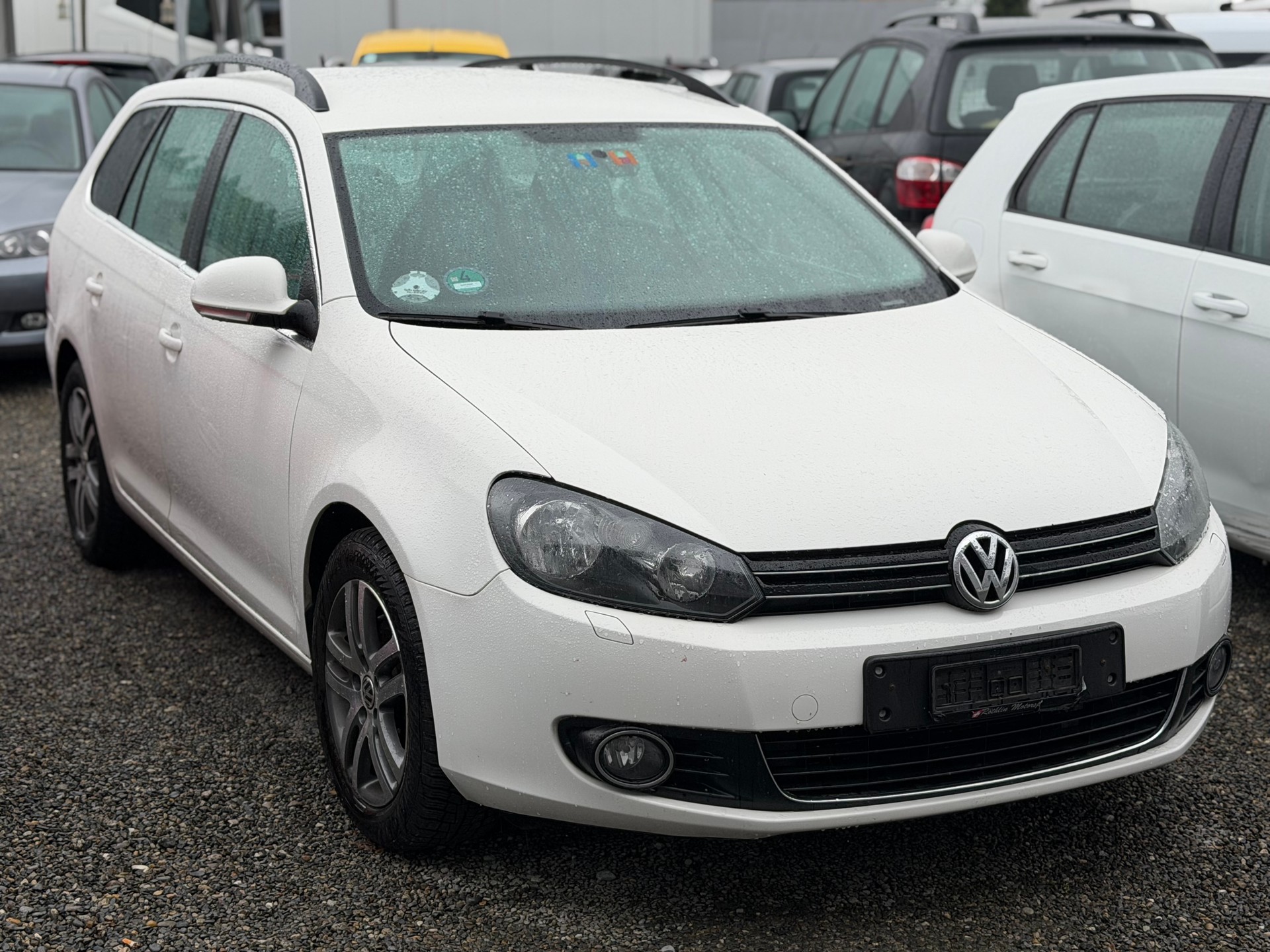 VW Golf Variant 1.6 TDI BMT Team DSG-image-2