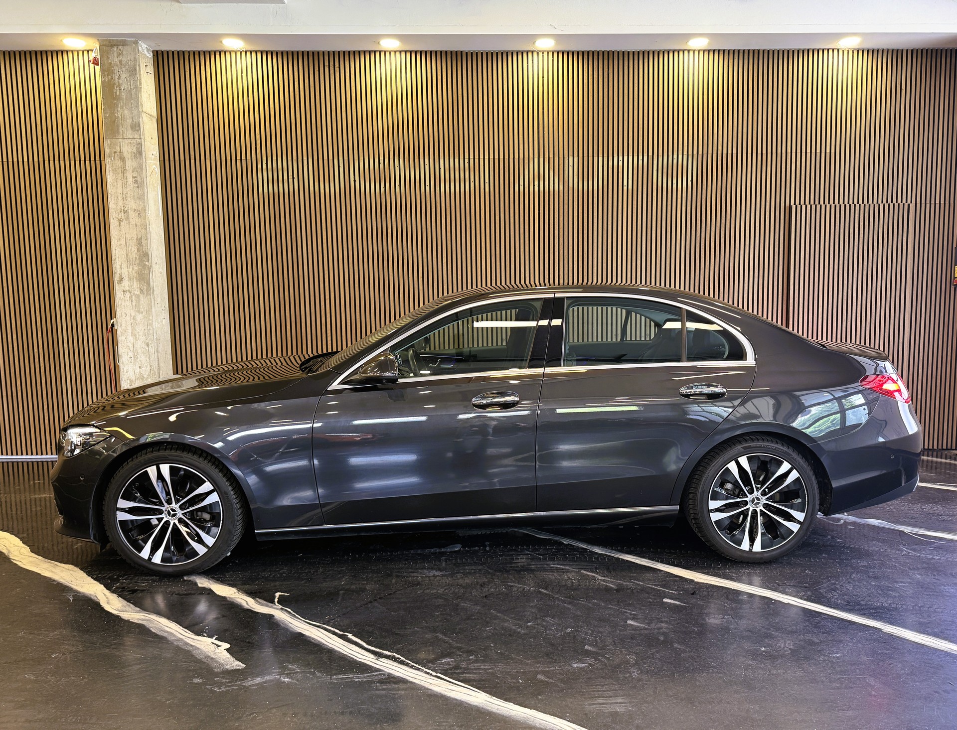 MERCEDES-BENZ C 180-showroom-element-3