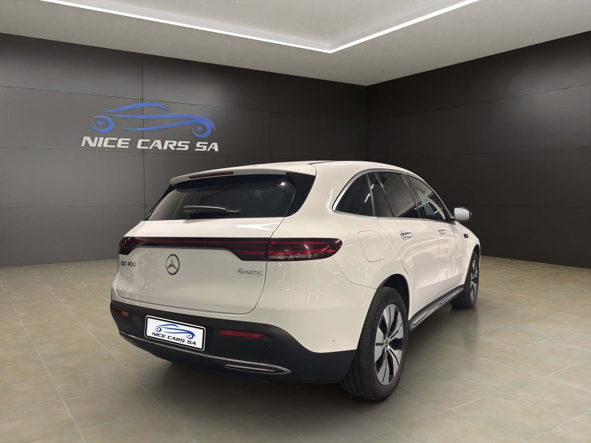 MERCEDES-BENZ EQC 400 4Matic EQ Star-image-9