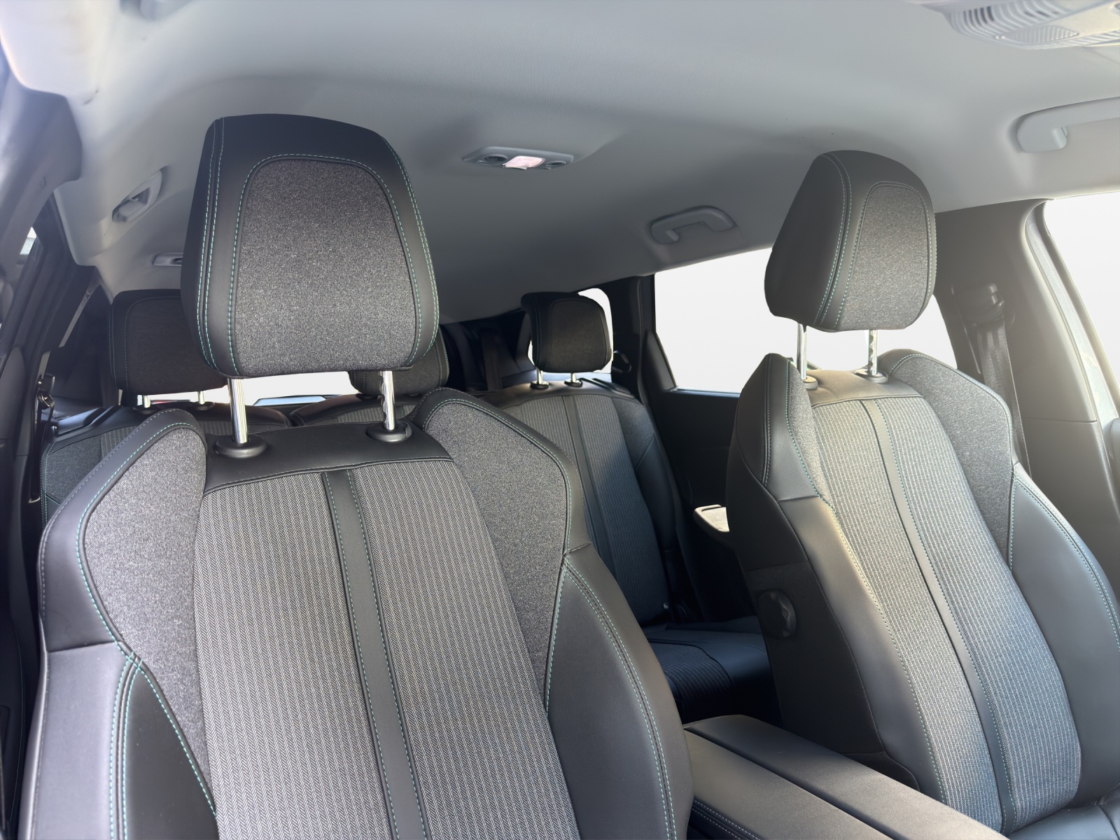 PEUGEOT 5008 1.2 Pure Tech Active Pack EAT8***7-Plätzer-image-15