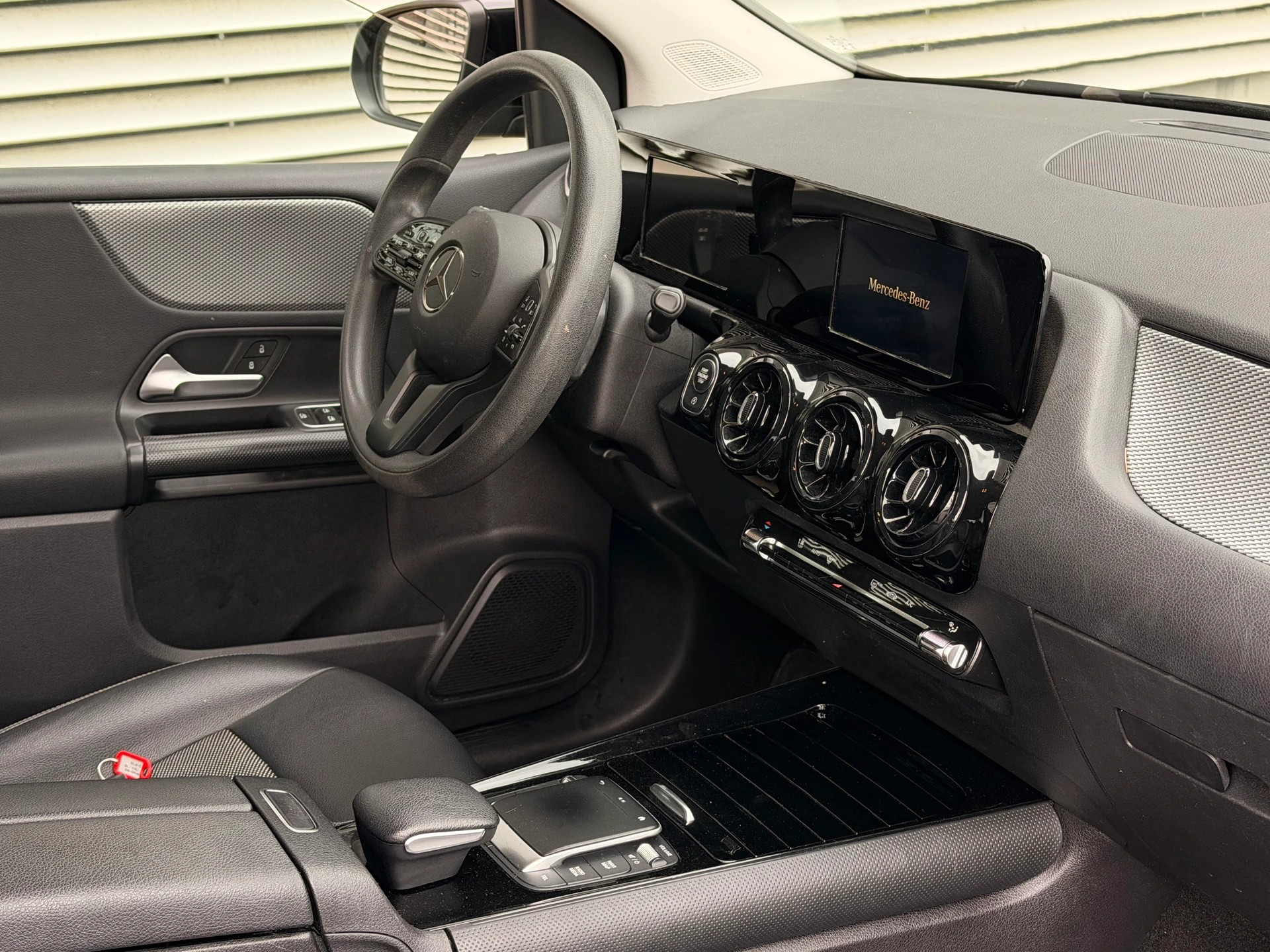 MERCEDES-BENZ B 180 d Style 8G-DCT-image-7
