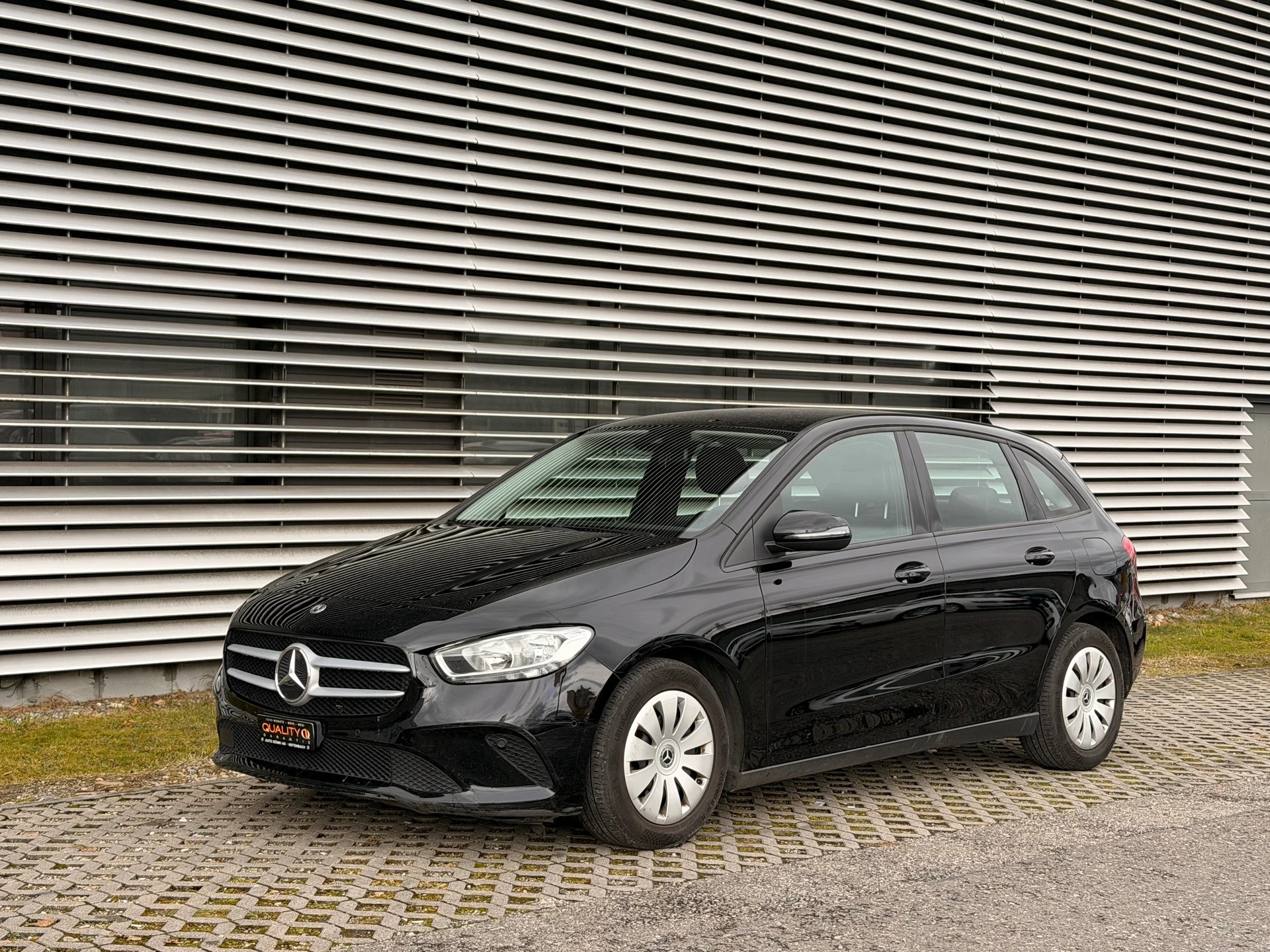 MERCEDES-BENZ B 180 d Style 8G-DCT-image-2
