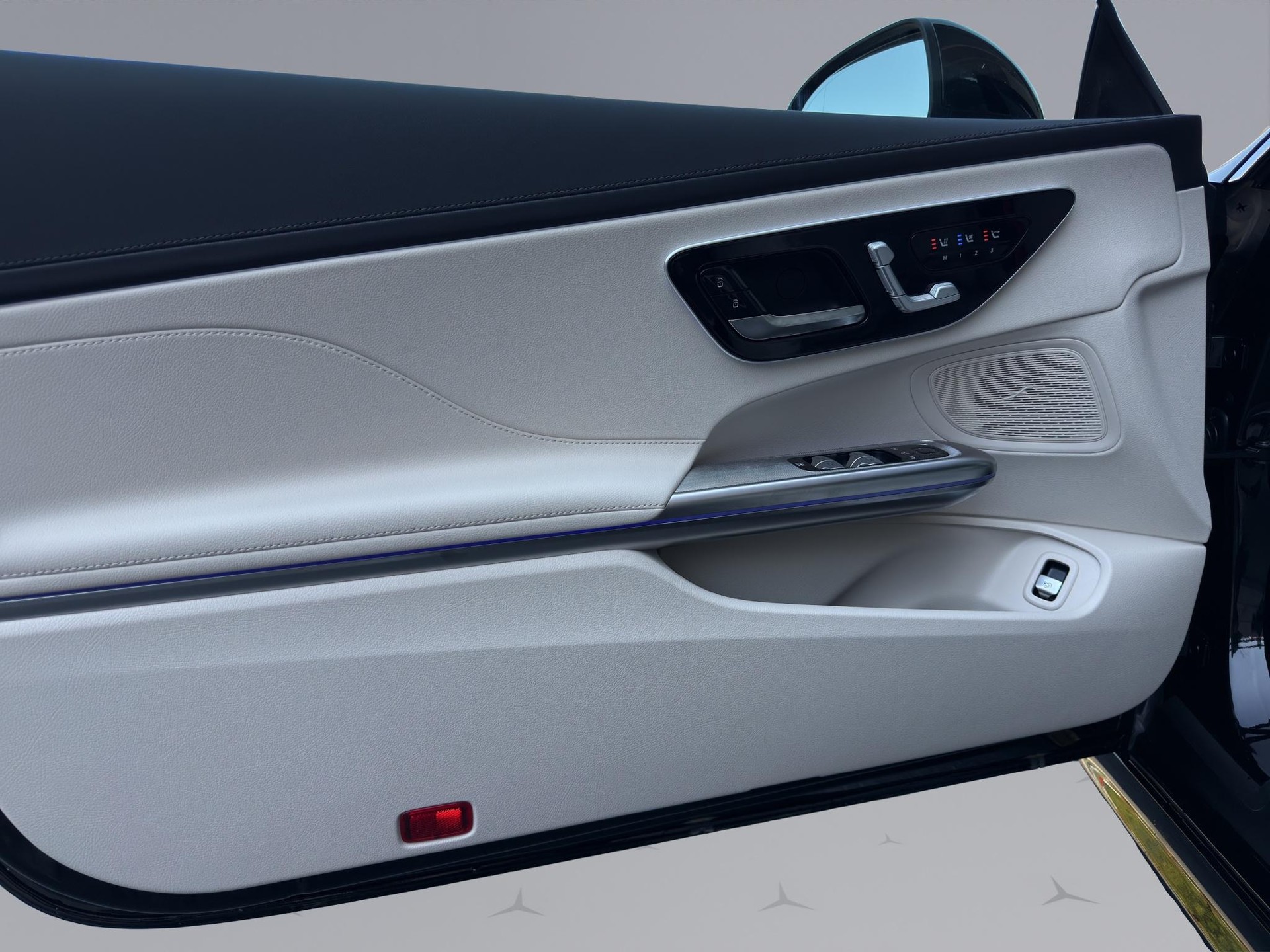 MERCEDES-BENZ CLE 200 AMG Line 4matic Cabriolet-image-20