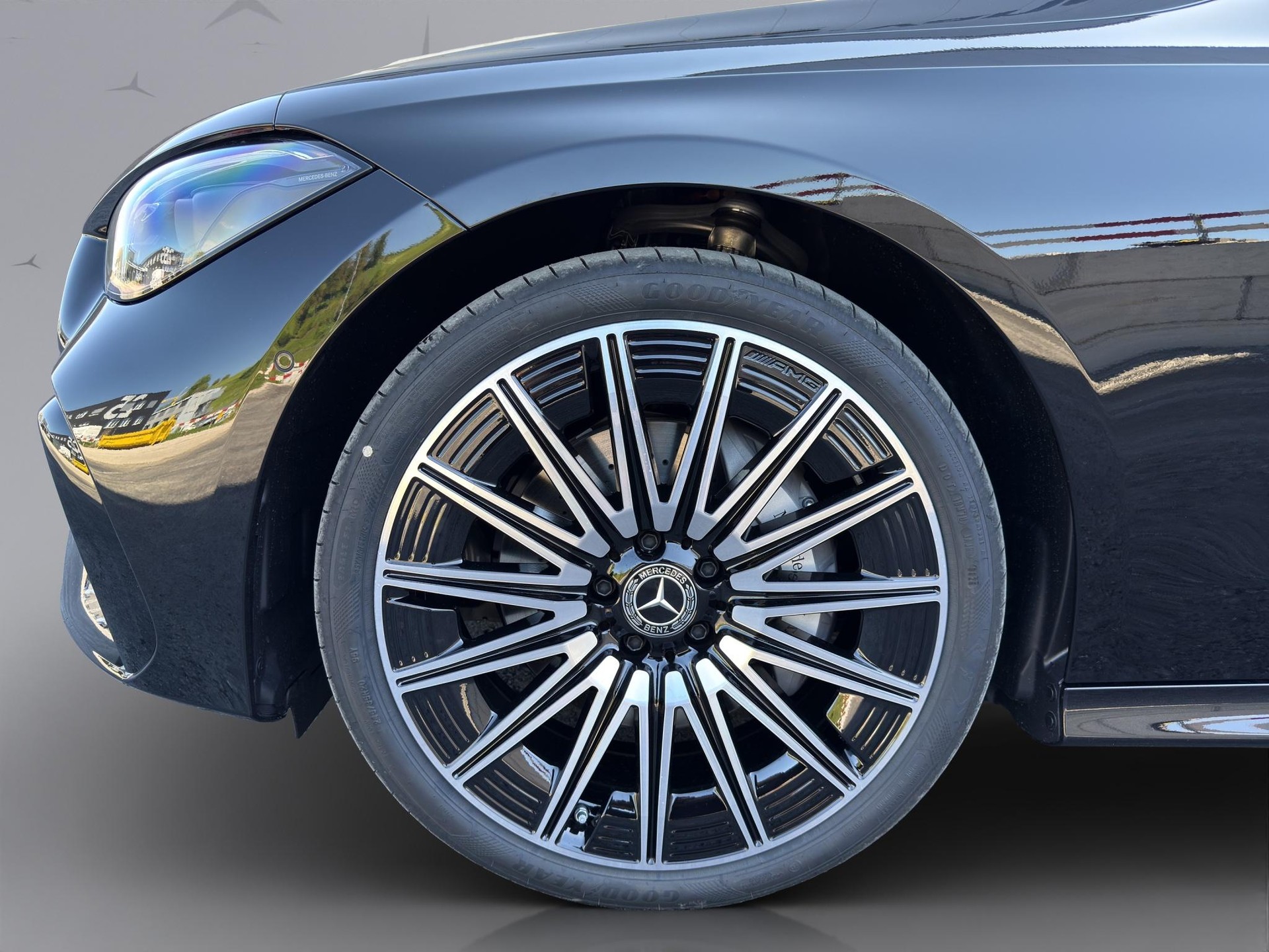 MERCEDES-BENZ CLE 200 AMG Line 4matic Cabriolet-image-3