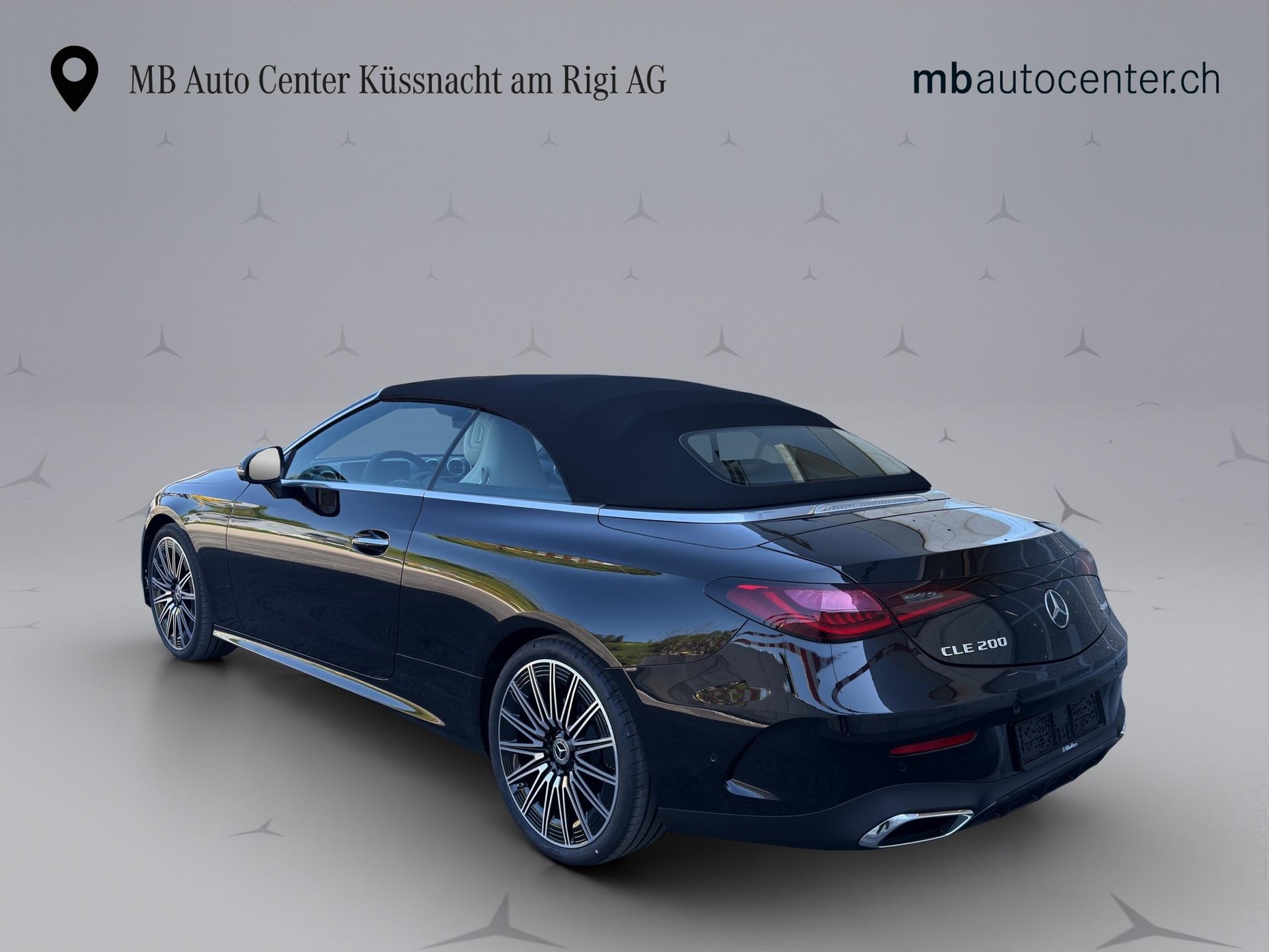 MERCEDES-BENZ CLE 200 AMG Line 4matic Cabriolet-image-4