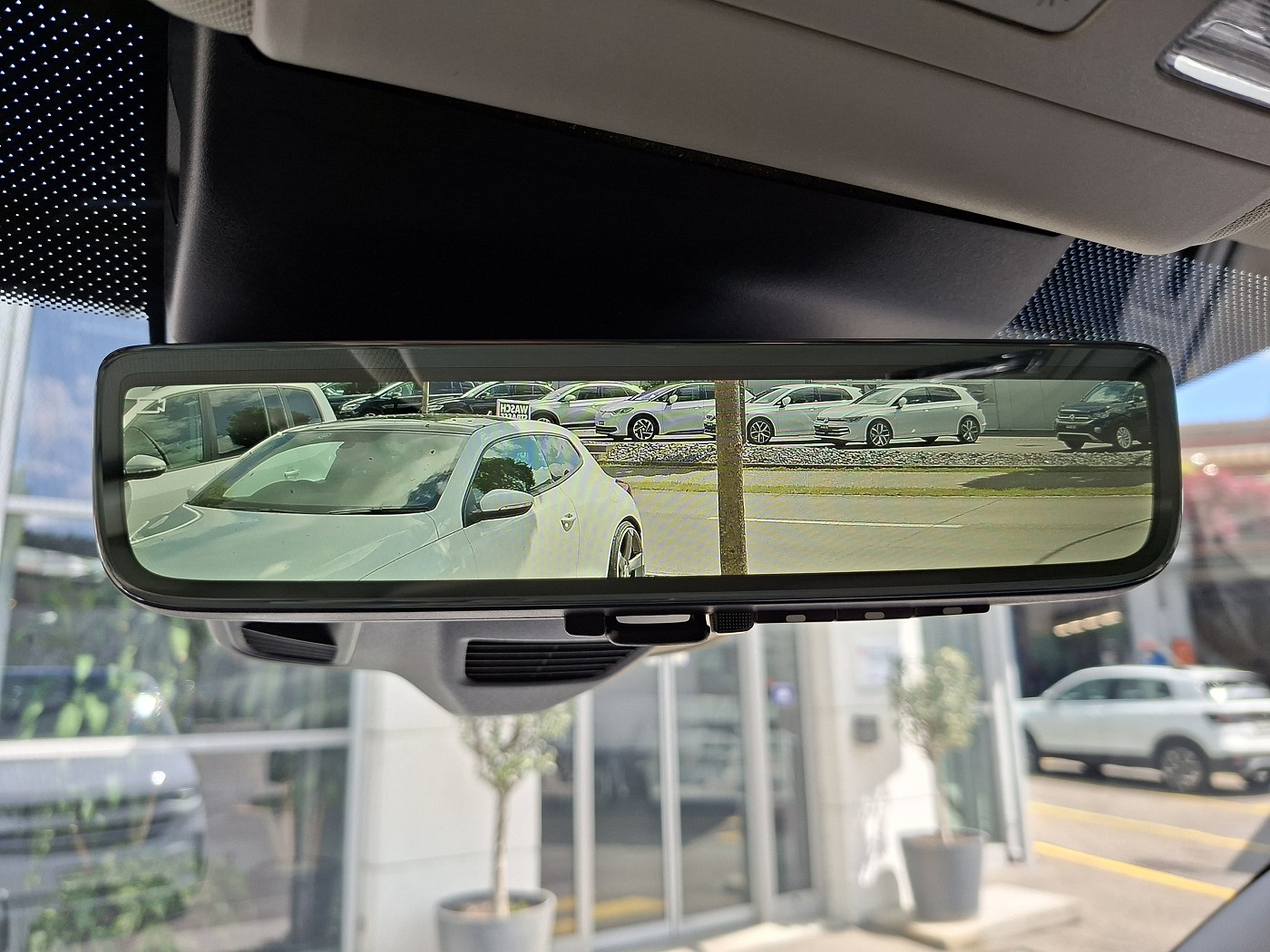 VW Caravelle 2.5TSI eHYBRID 16,5 kWh Life Aut.8-image-14