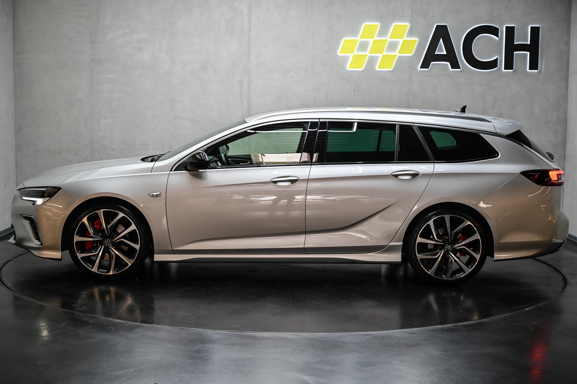 OPEL Insignia Sports Tourer 2.0 T GSi AWD-image-4