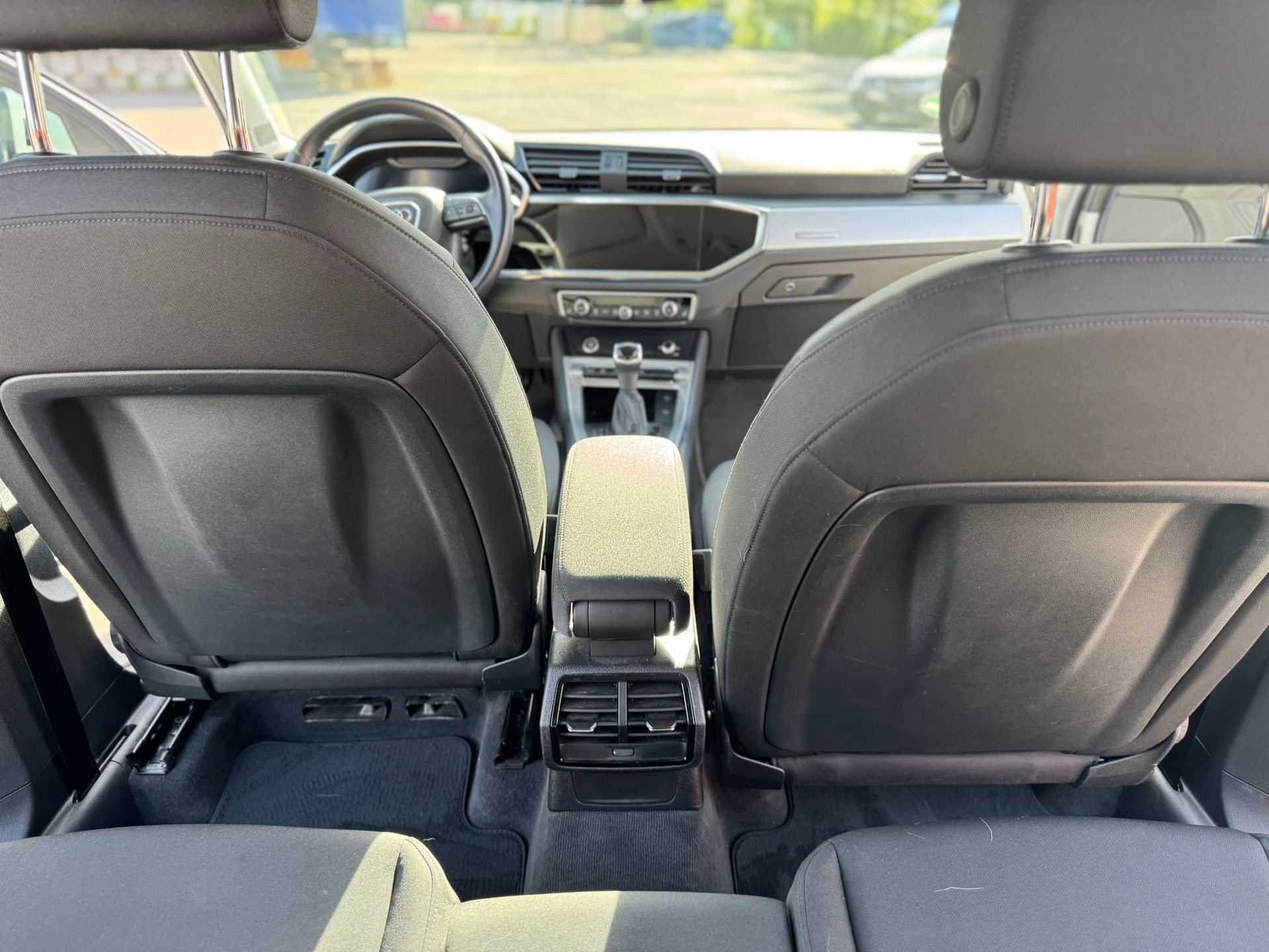 AUDI Q3 1.4 45 TFSI e S line S-Tronic Geländewagen / SUV-image-7