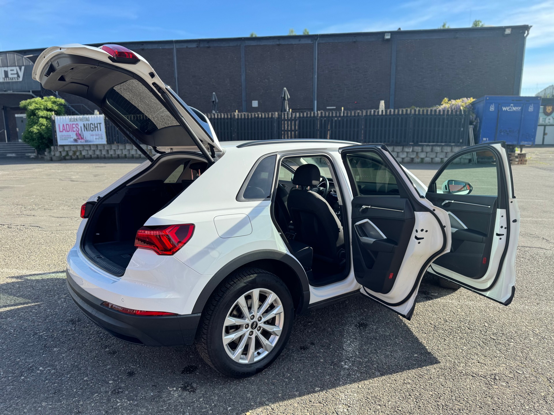 AUDI Q3 1.4 45 TFSI e S line S-Tronic Geländewagen / SUV-image-9