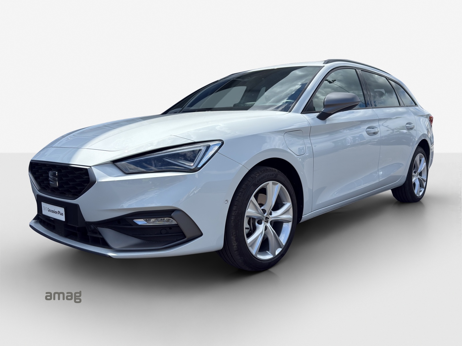 SEAT Leon ST 1.5 eHybrid pHEV DSG FR-image-0