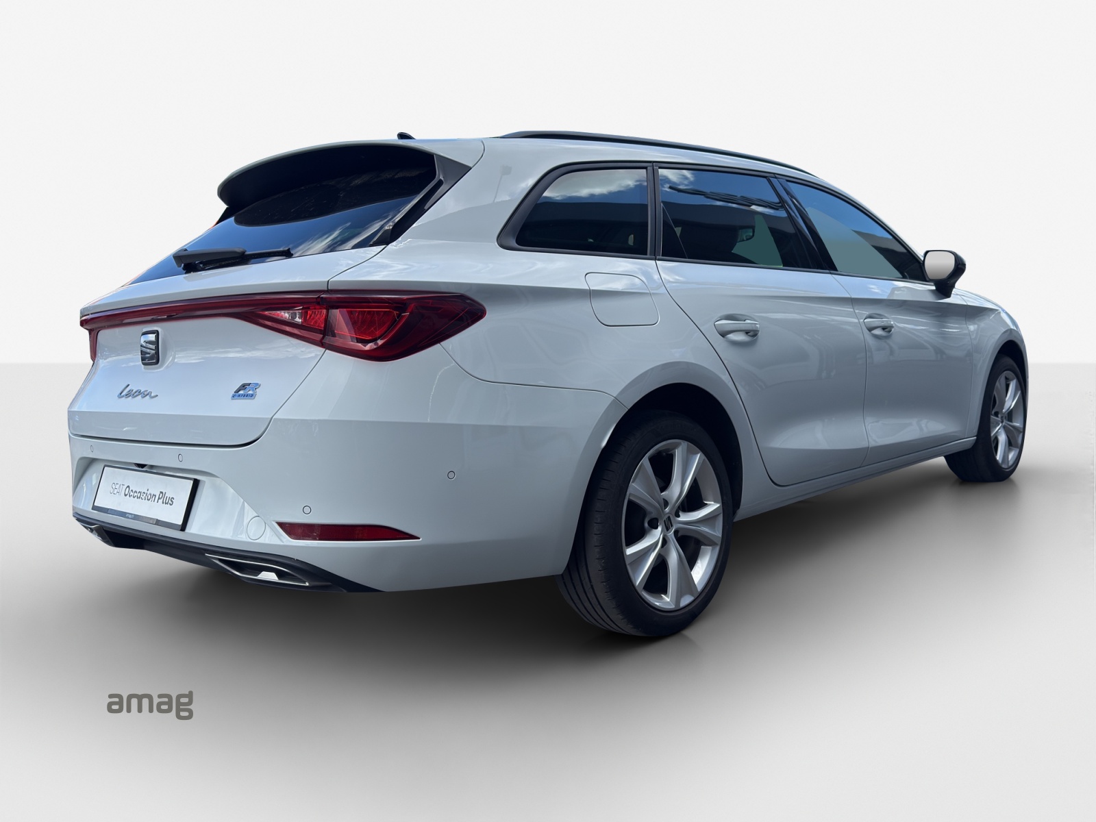 SEAT Leon ST 1.5 eHybrid pHEV DSG FR-image-5