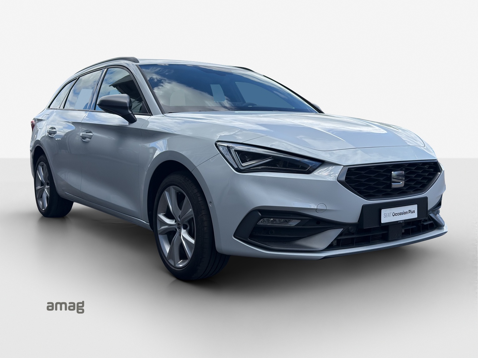 SEAT Leon ST 1.5 eHybrid pHEV DSG FR-image-6