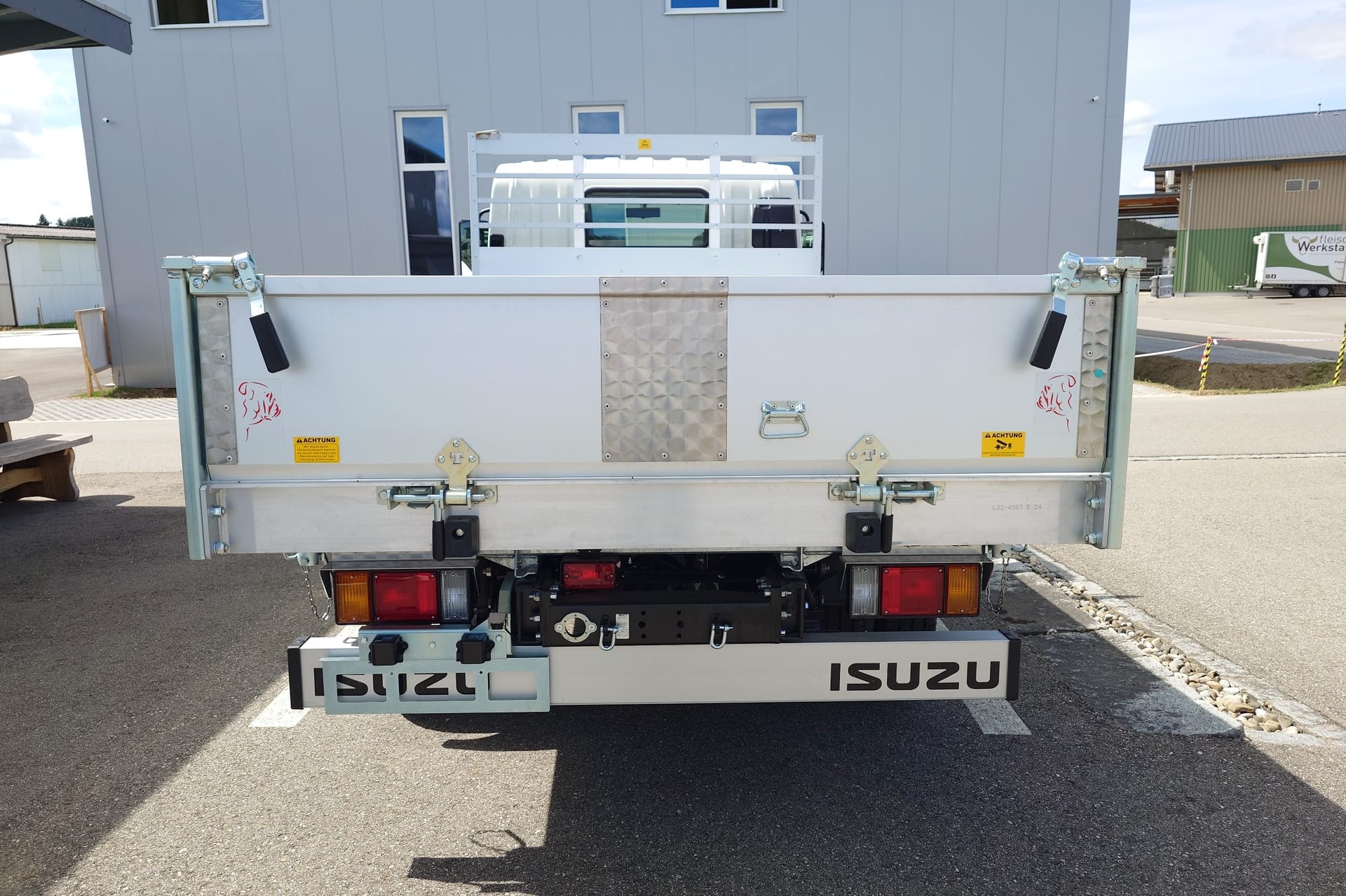 ISUZU M21 Kab.-Ch. E DR 1.9 Ddi T-image-3