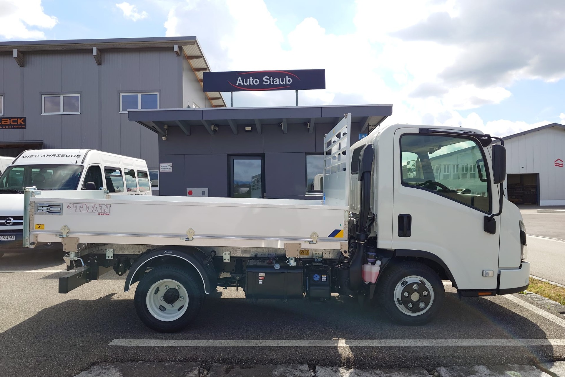 ISUZU M21 Kab.-Ch. E DR 1.9 Ddi T-image-0